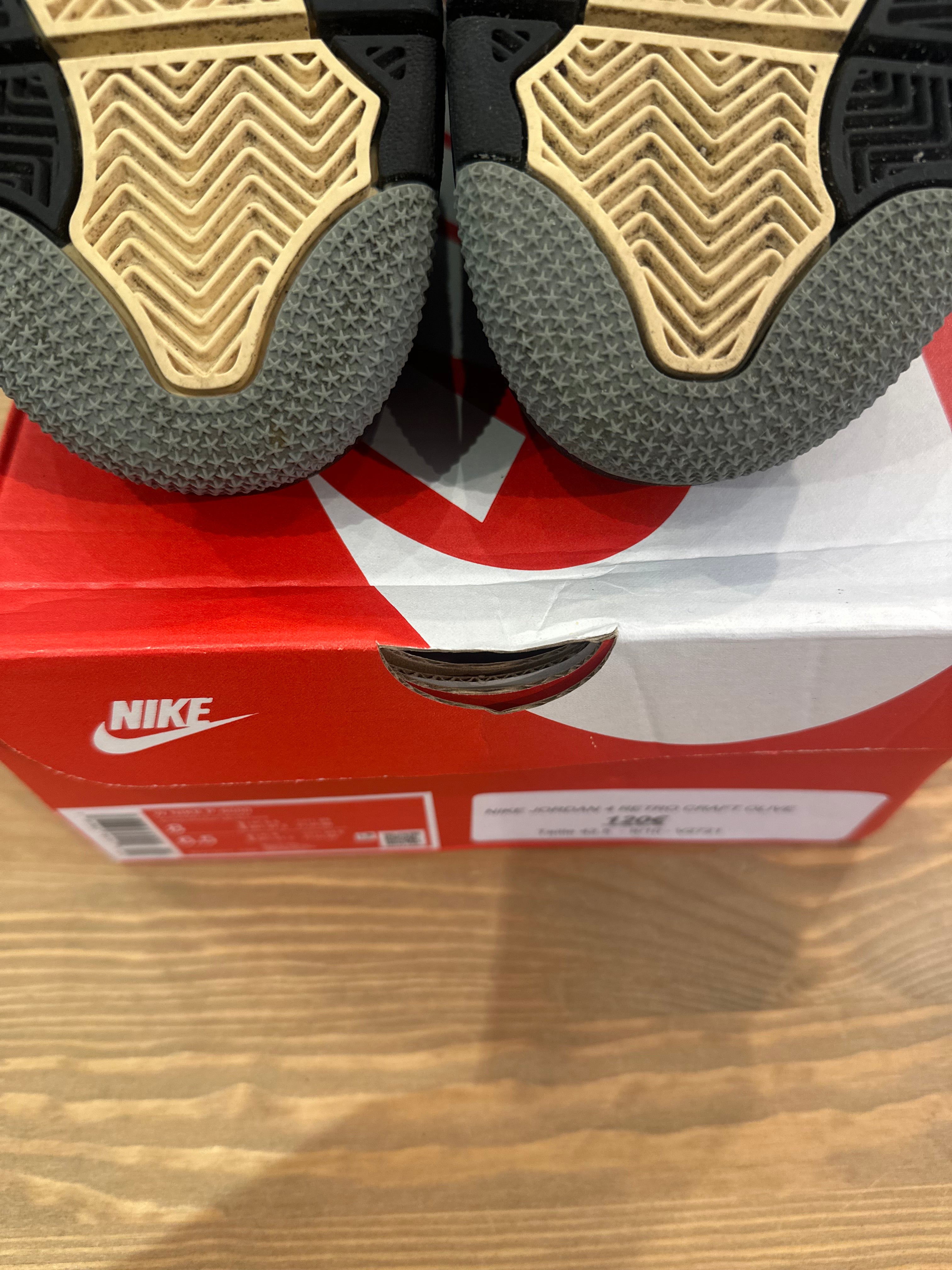 Nike Jordan 4 rétro craft olive ( taille 42,5 )