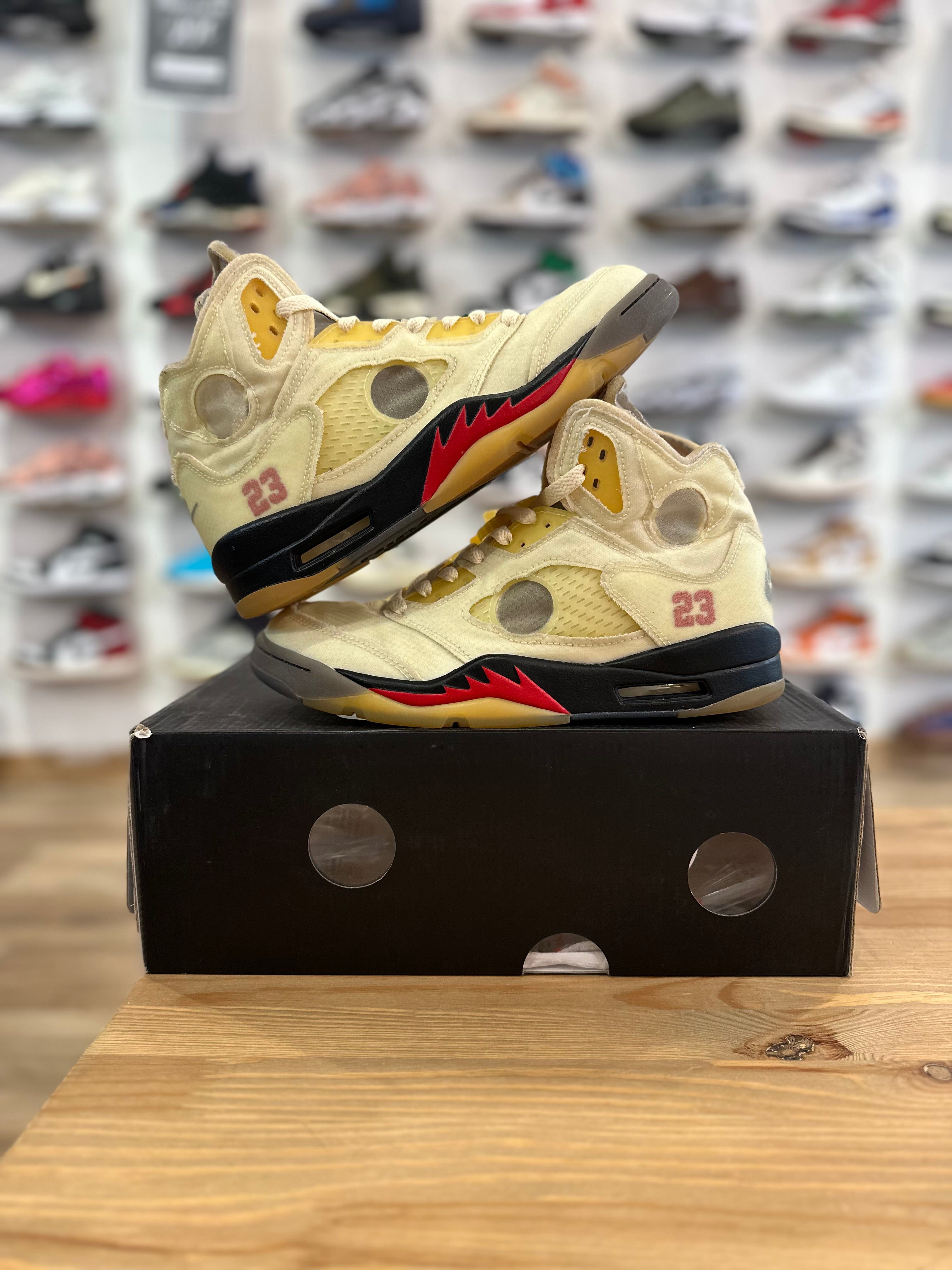 Nike Jordan 5 rétro off White sail ( taille 42 )