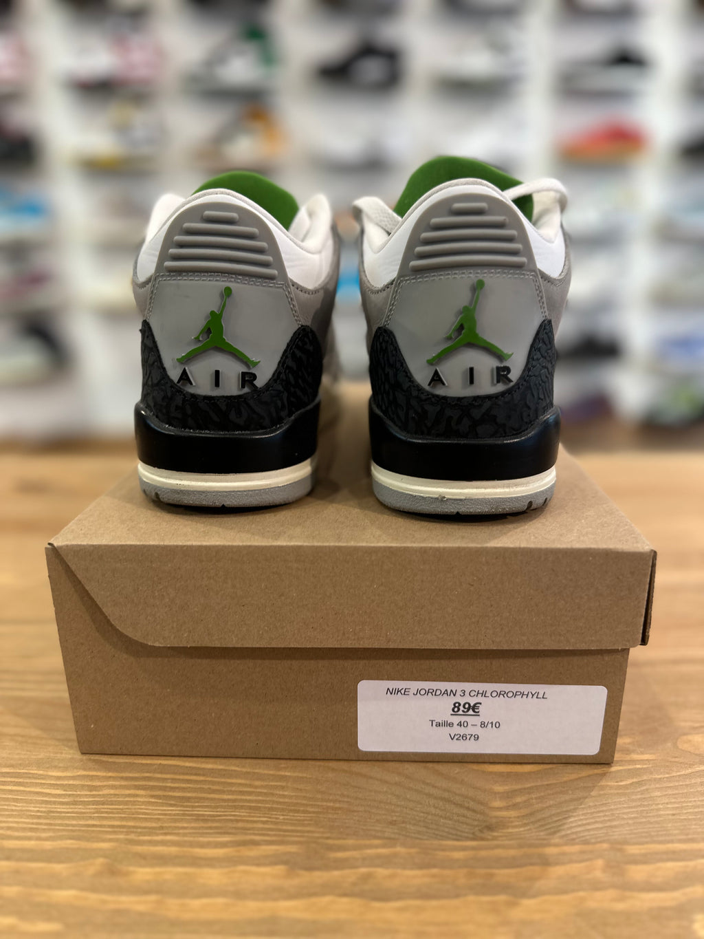 Nike Jordan 3 rétro chlorophyll ( taille 40 )