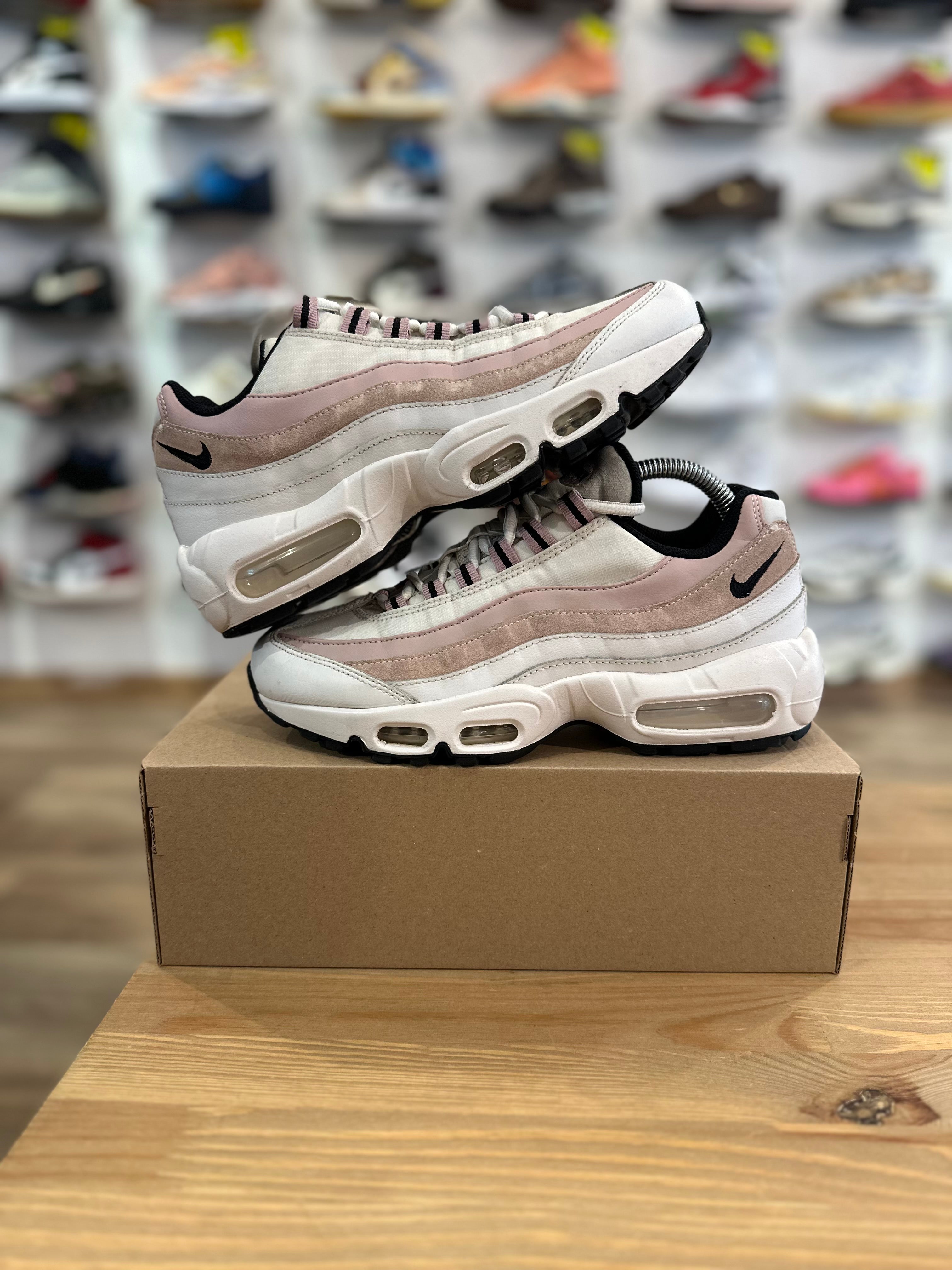Nike air Max 95 champagne ( taille 39 )