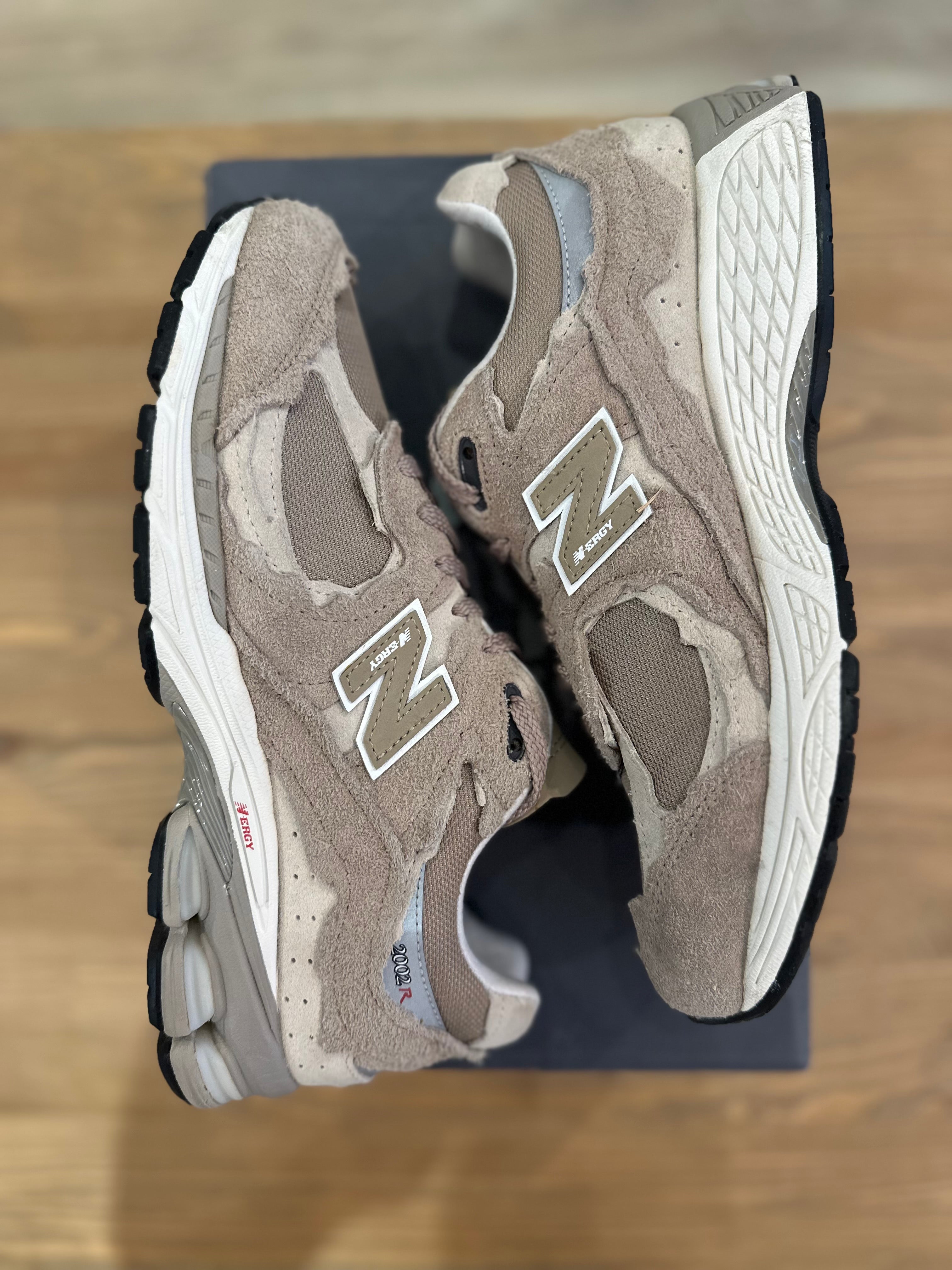 New balance 2002R protection pack driftwood ( taille 42 )