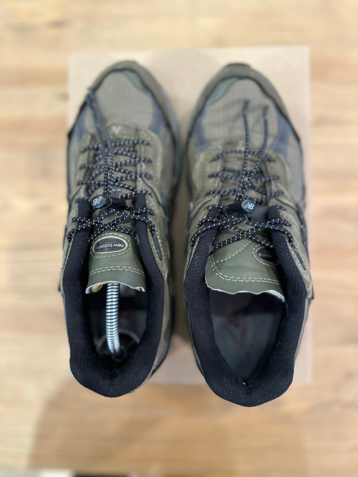 New balance 2002r protection pack dark Moss ( taille 38,5 )