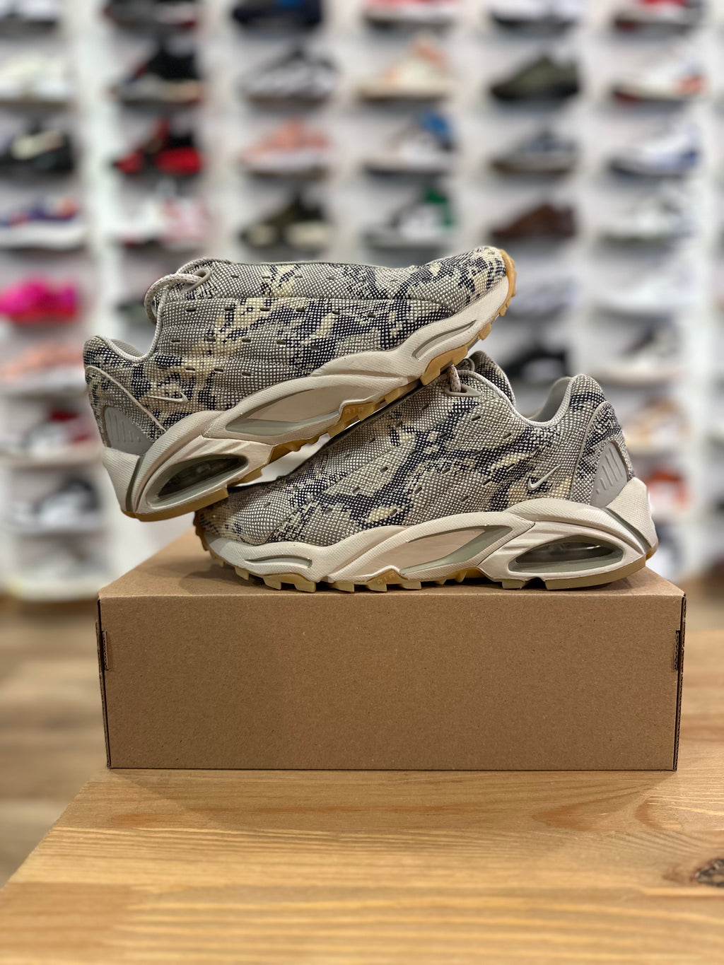 Nike nocta hot step snakeskin ( taille 38,5 )
