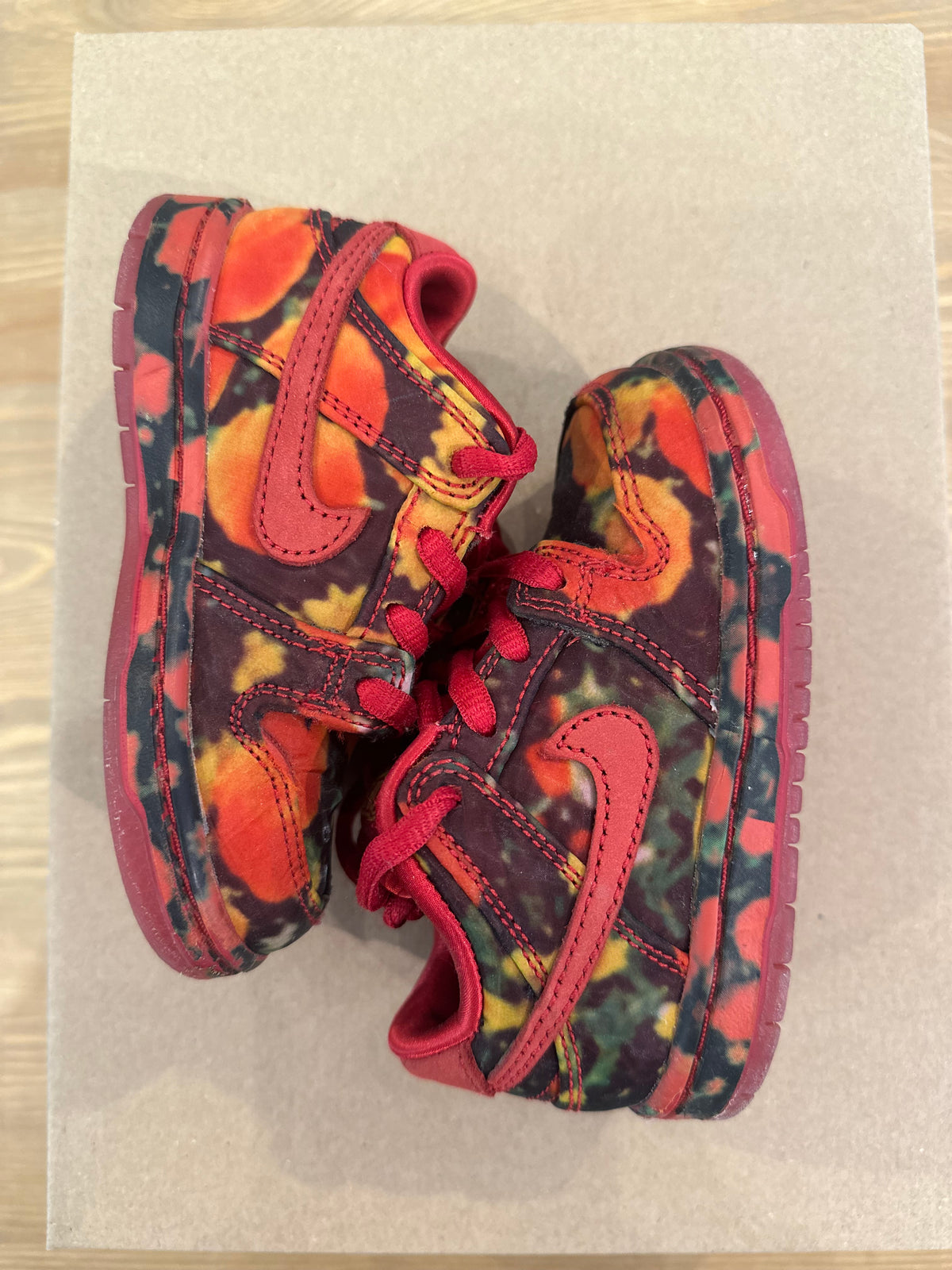 Nike sb dunk low wizzard of oZ ( taille 23,5 )