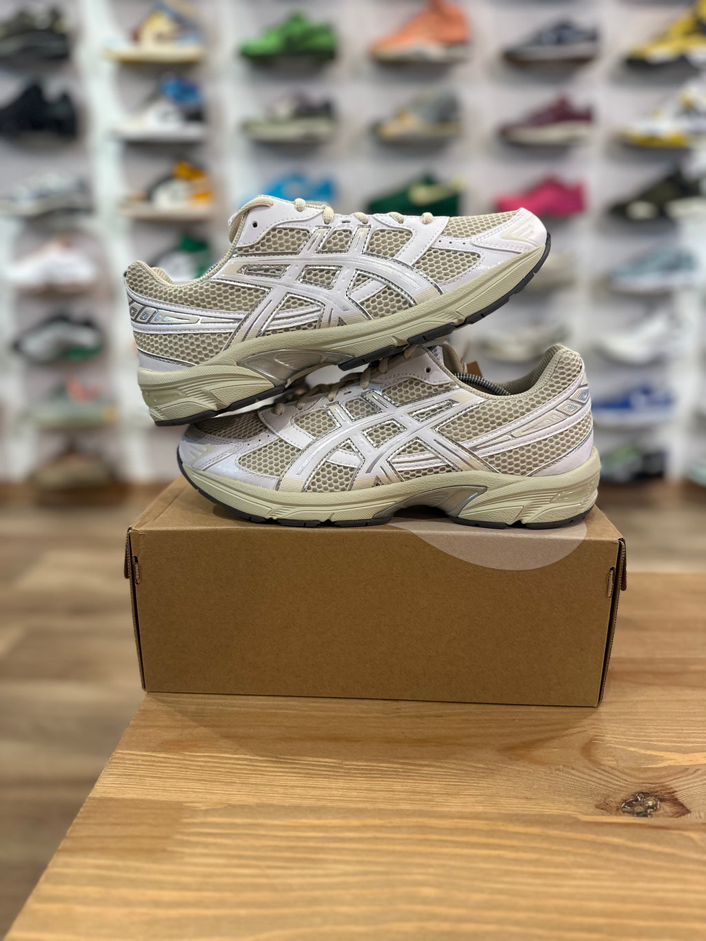 Asics gel 1130 oyster white ( taille 42,5 )