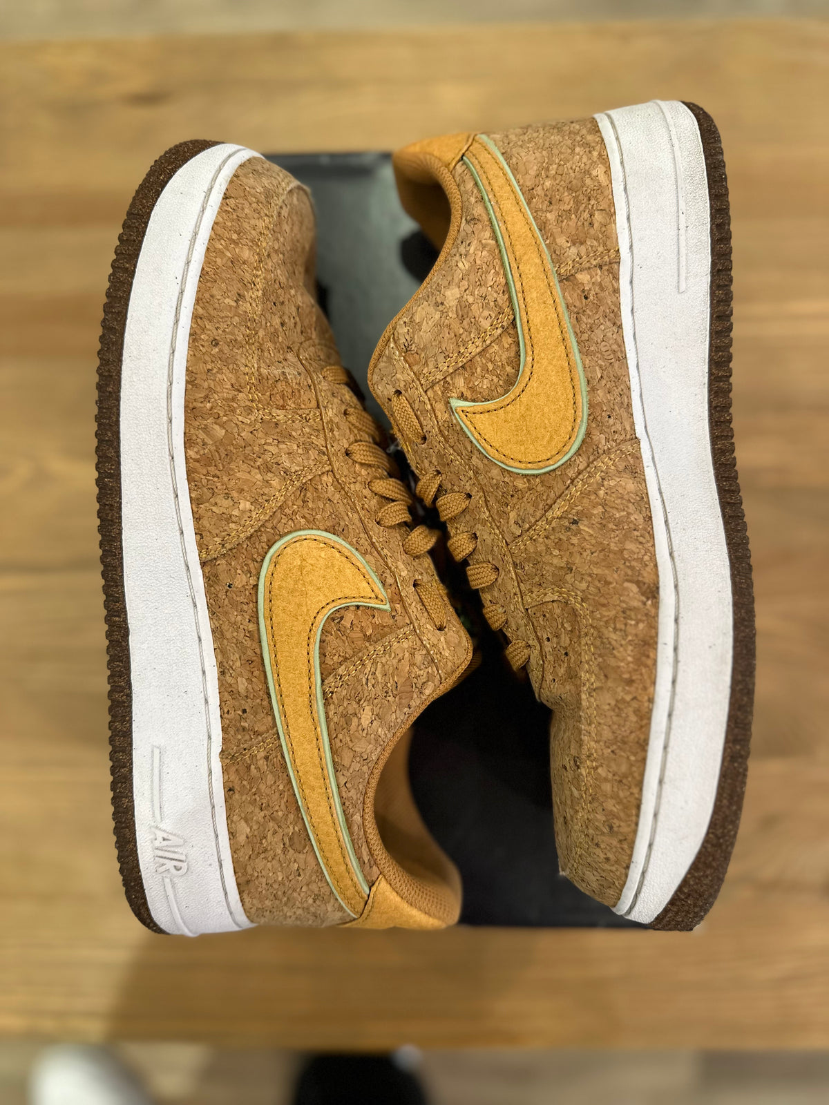 Nike air force 1 low happy pineapple ( taille 44 )
