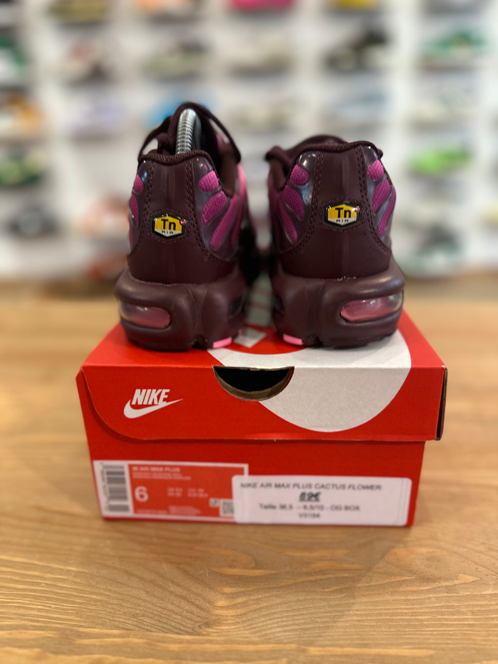 Nike air Max plus cactus Flower ( taille 36,5 )