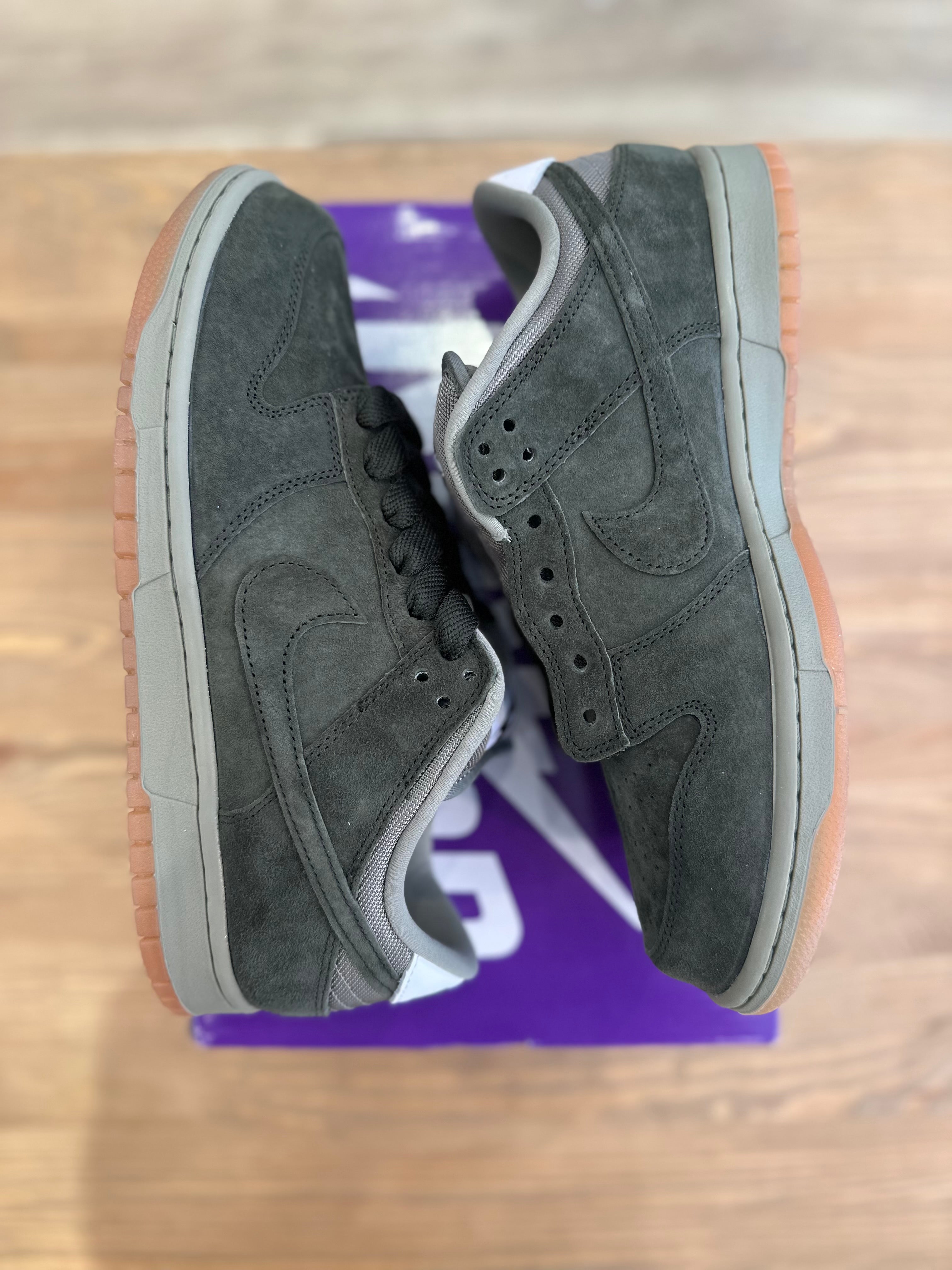 Nike sb dunk low séquoia ( taille 43 )