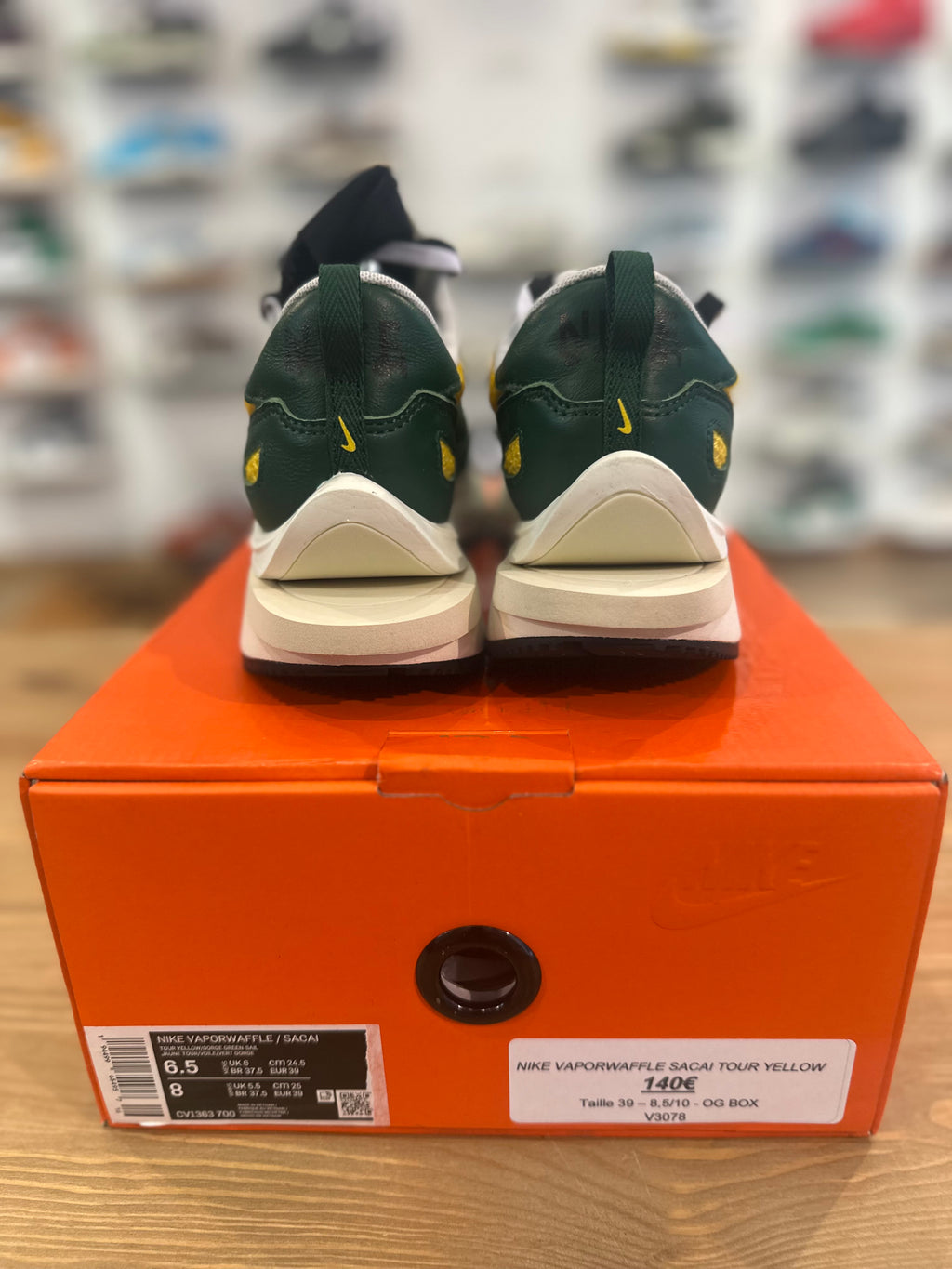 Nike vaporwaffle sacai tour yellow ( taille 39 )