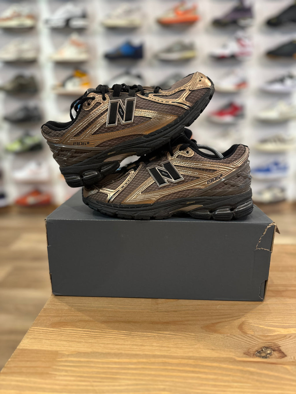 New balance 1906R bronze ( taille 39,5 )