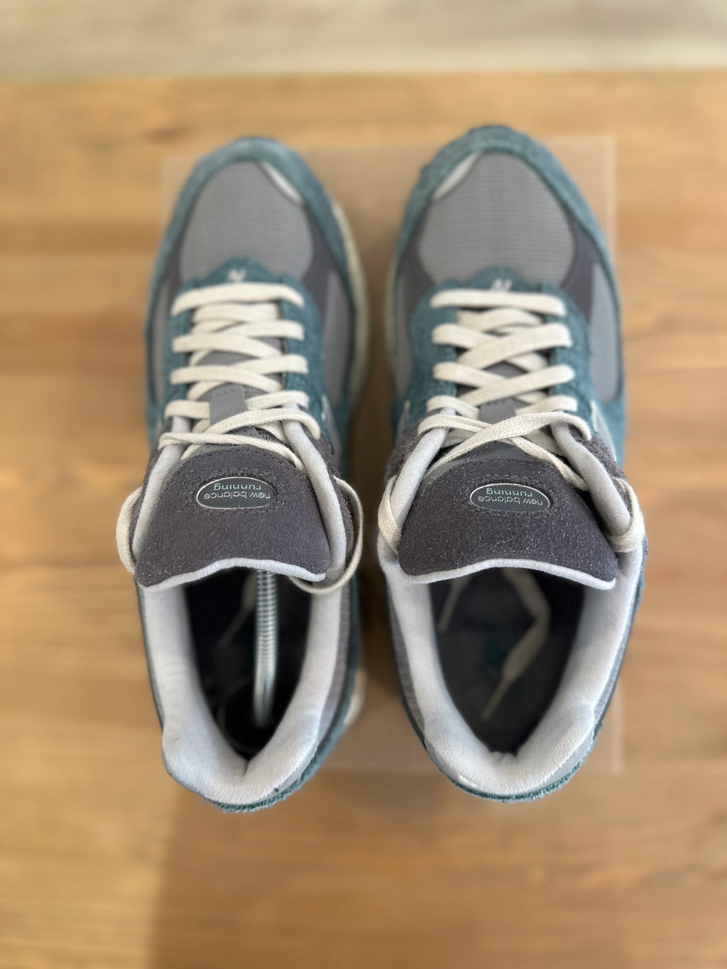 New balance 2002R New spruce ( taille 42 )