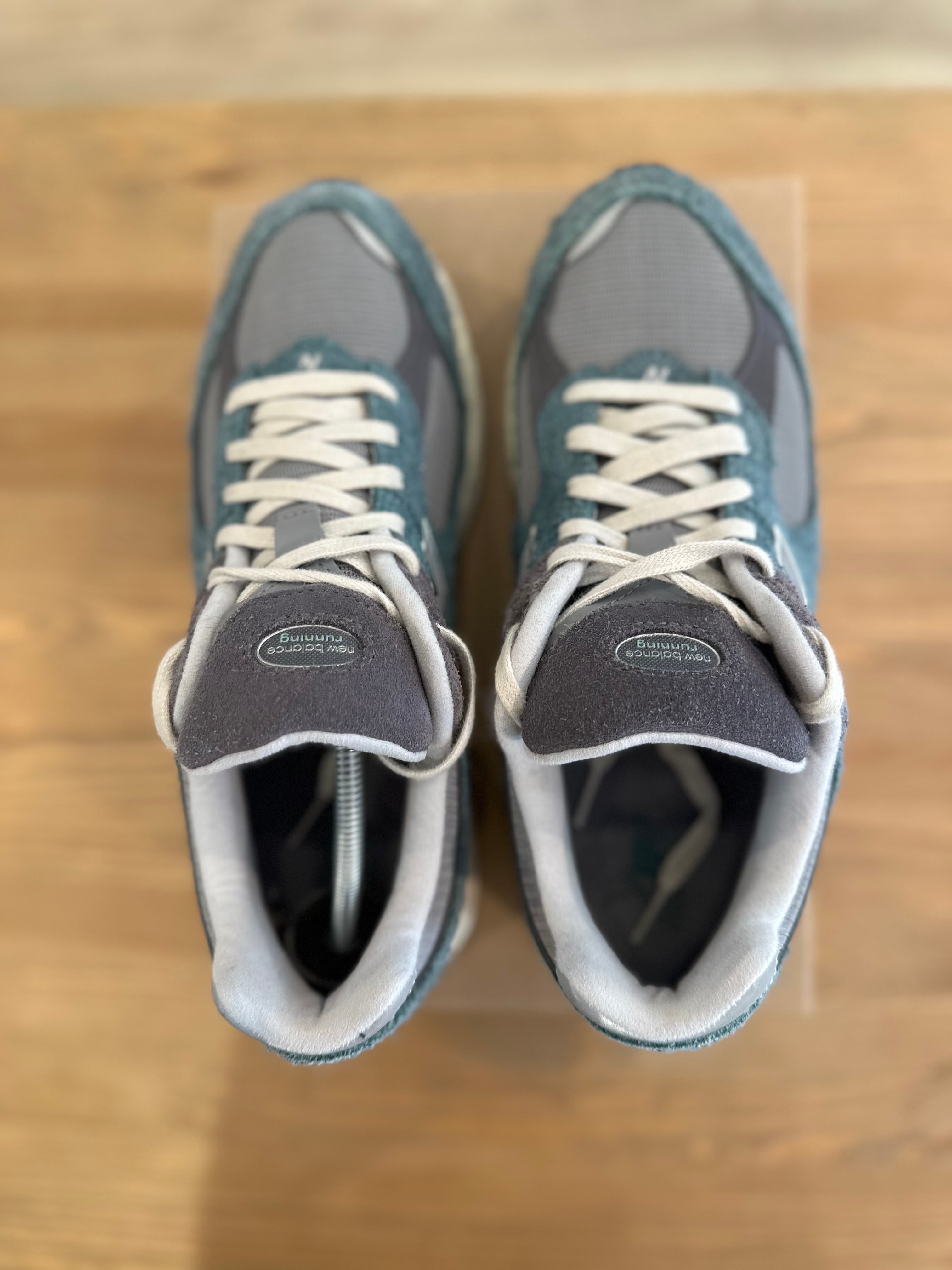 New balance 2002R New spruce ( taille 42 )