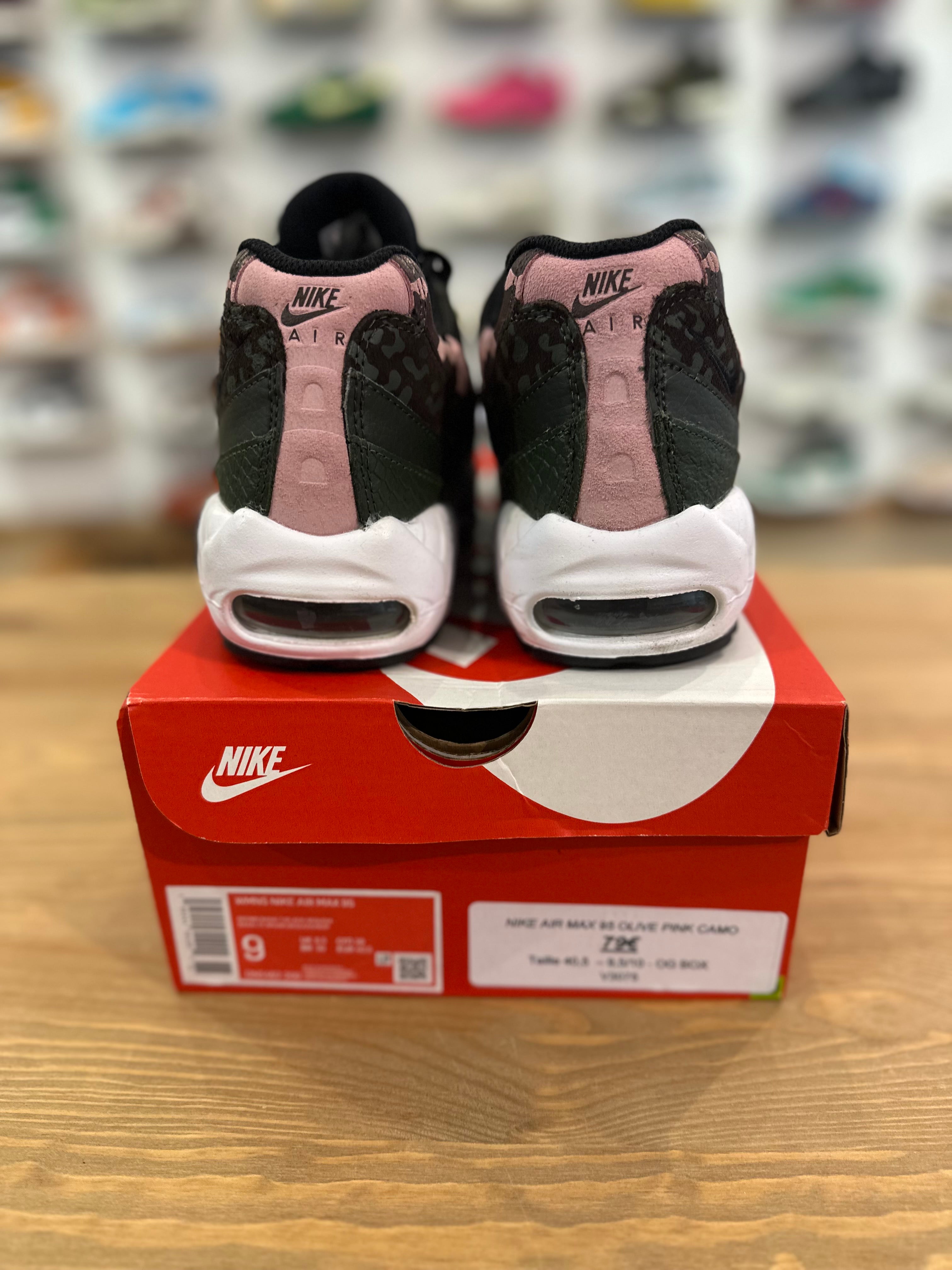 Nike air Max 95 olive pink Camo ( taille 40,5 )
