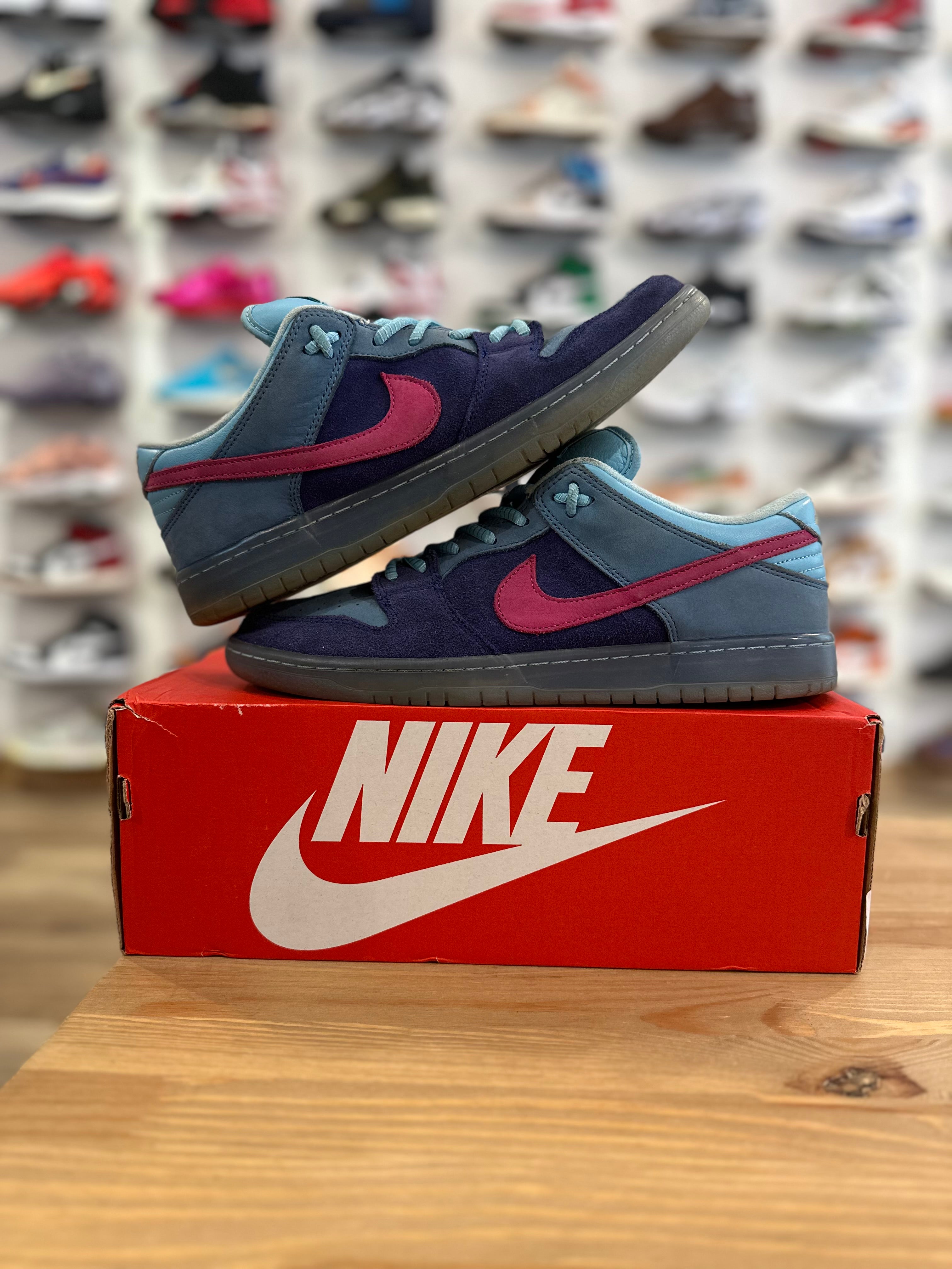 Nike sb dunk low run the jewels ( taille 44,5 )