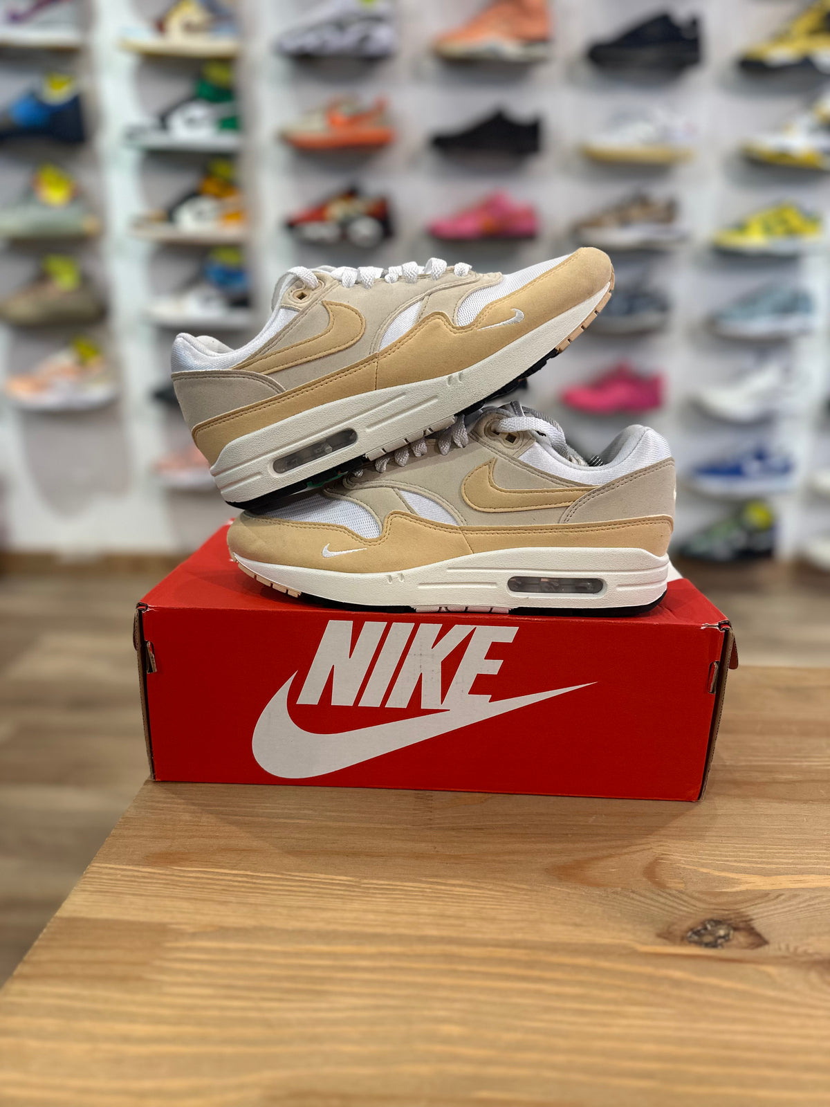 Nike air Max 1 lt orewood ( taille 40 )