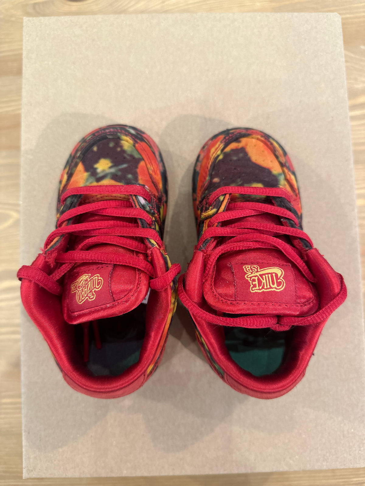 Nike sb dunk low wizzard of oZ ( taille 23,5 )