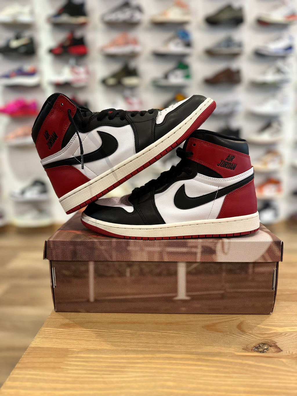 Nike Jordan 1 high bred toe ( taille 44 )
