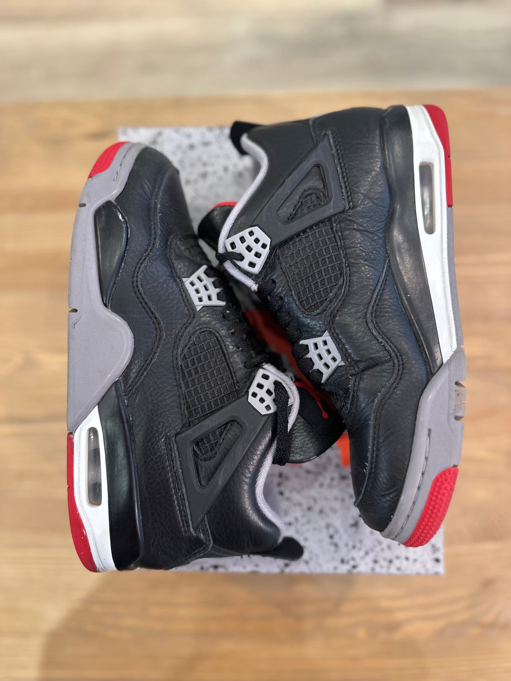 Nike Jordan 4 rétro bred reimagined ( taille 39 )