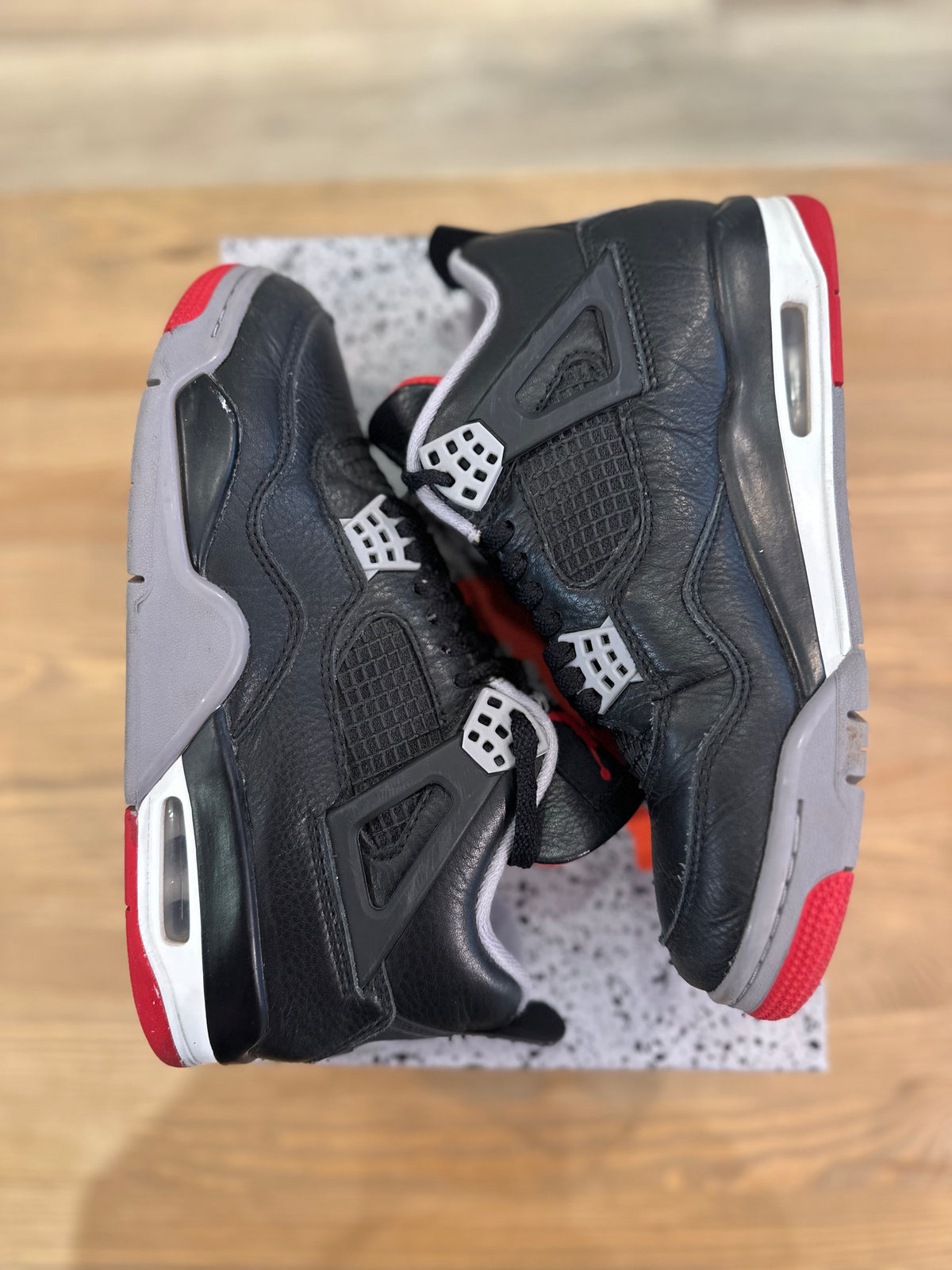 Nike Jordan 4 rétro bred reimagined ( taille 39 )