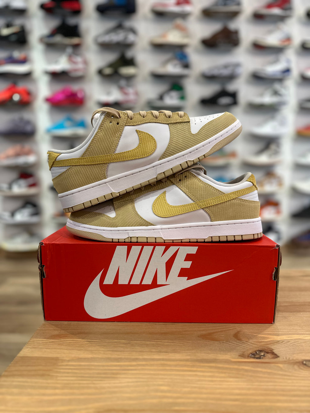 Nike dunk low alabaster corduroy ( taille 47,5 )