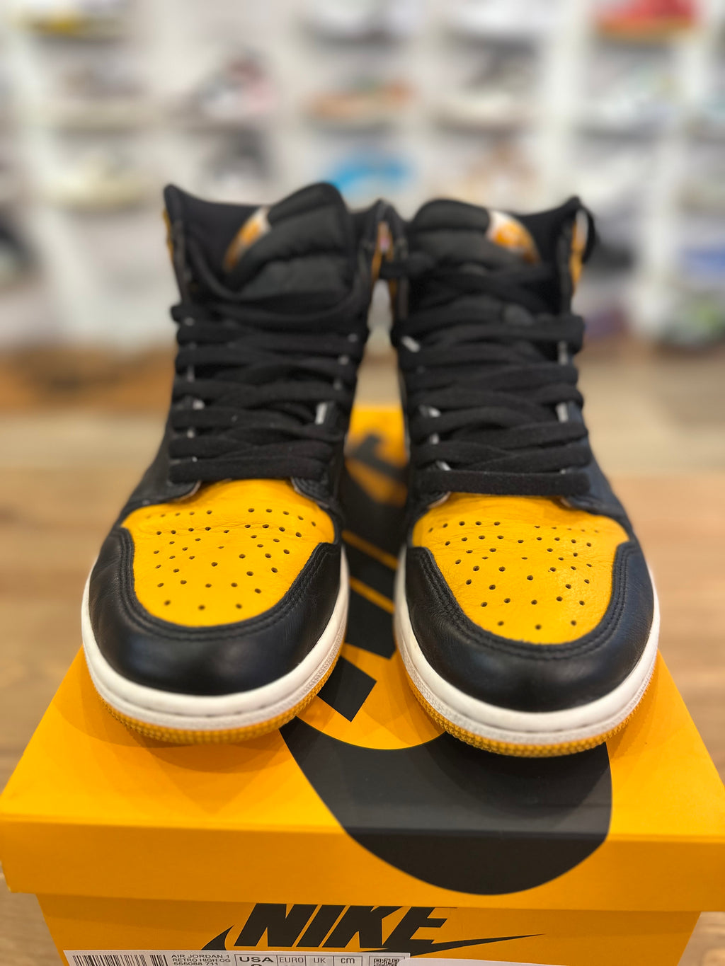 Nike Jordan 1 high taxi ( taille 42,5 )