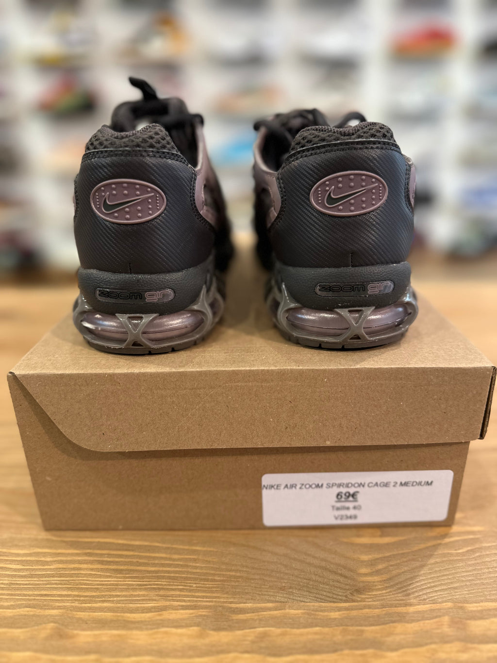 Nike air zoom spiridon cage 2 médium ( taille 40 )