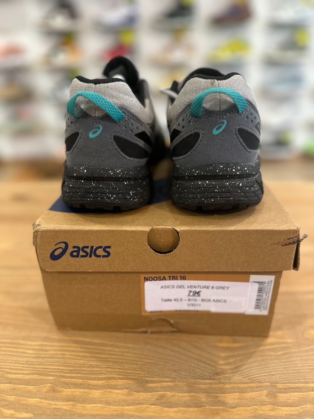 Asics gel venture 6 grey ( taille 42,5 )