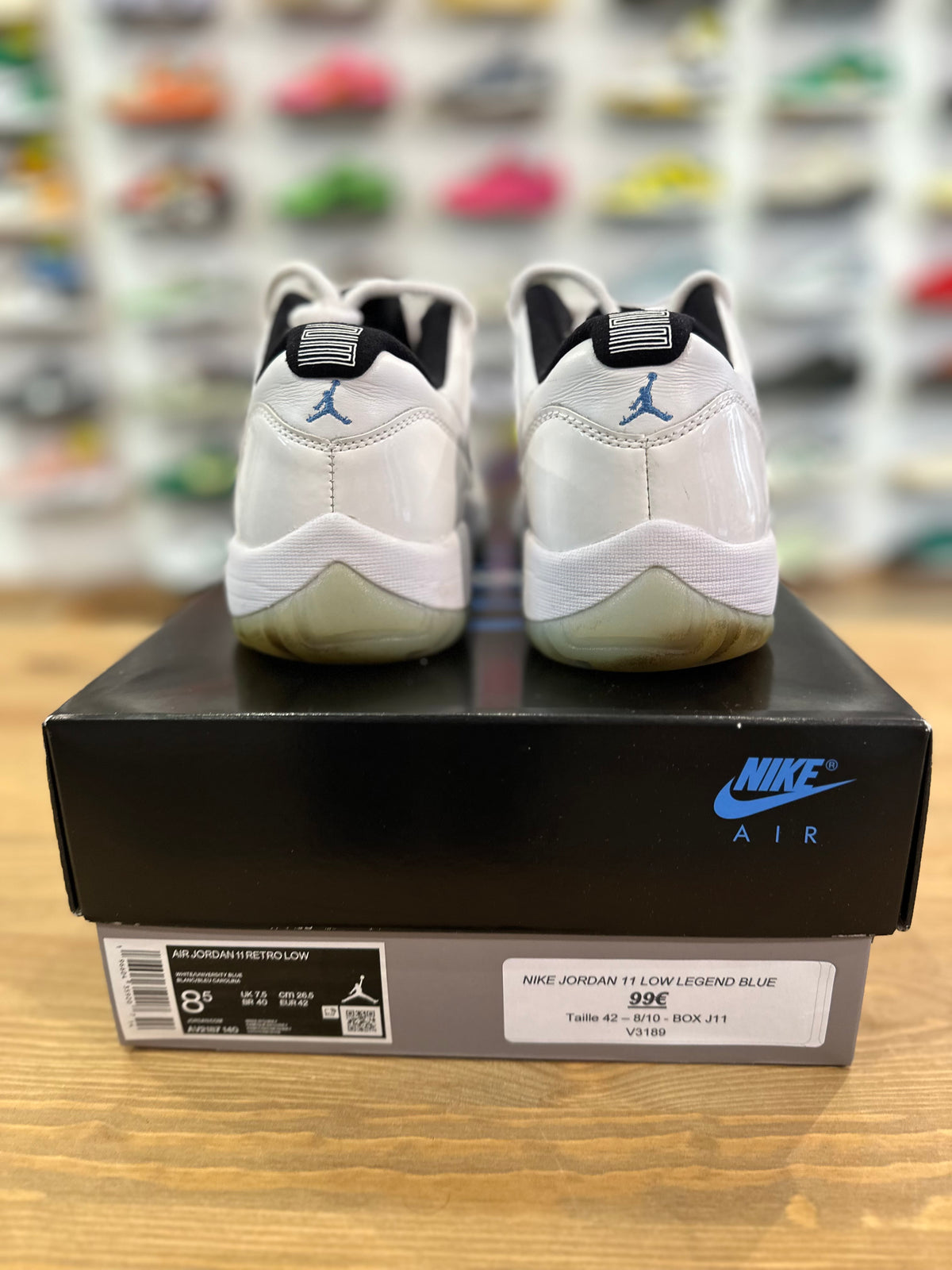 Nike Jordan 11 low legend blue ( taille 42 )