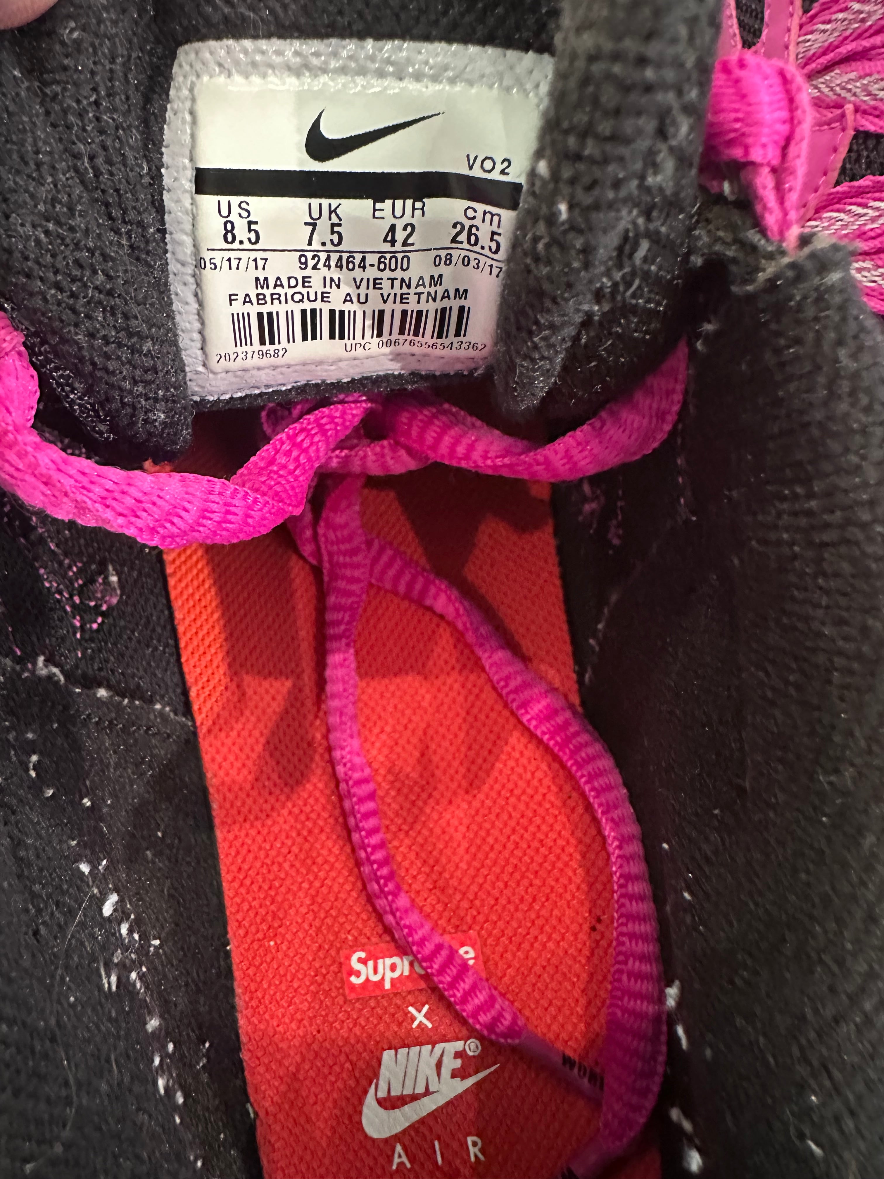 Nike air humara supreme pink ( taille 42 )