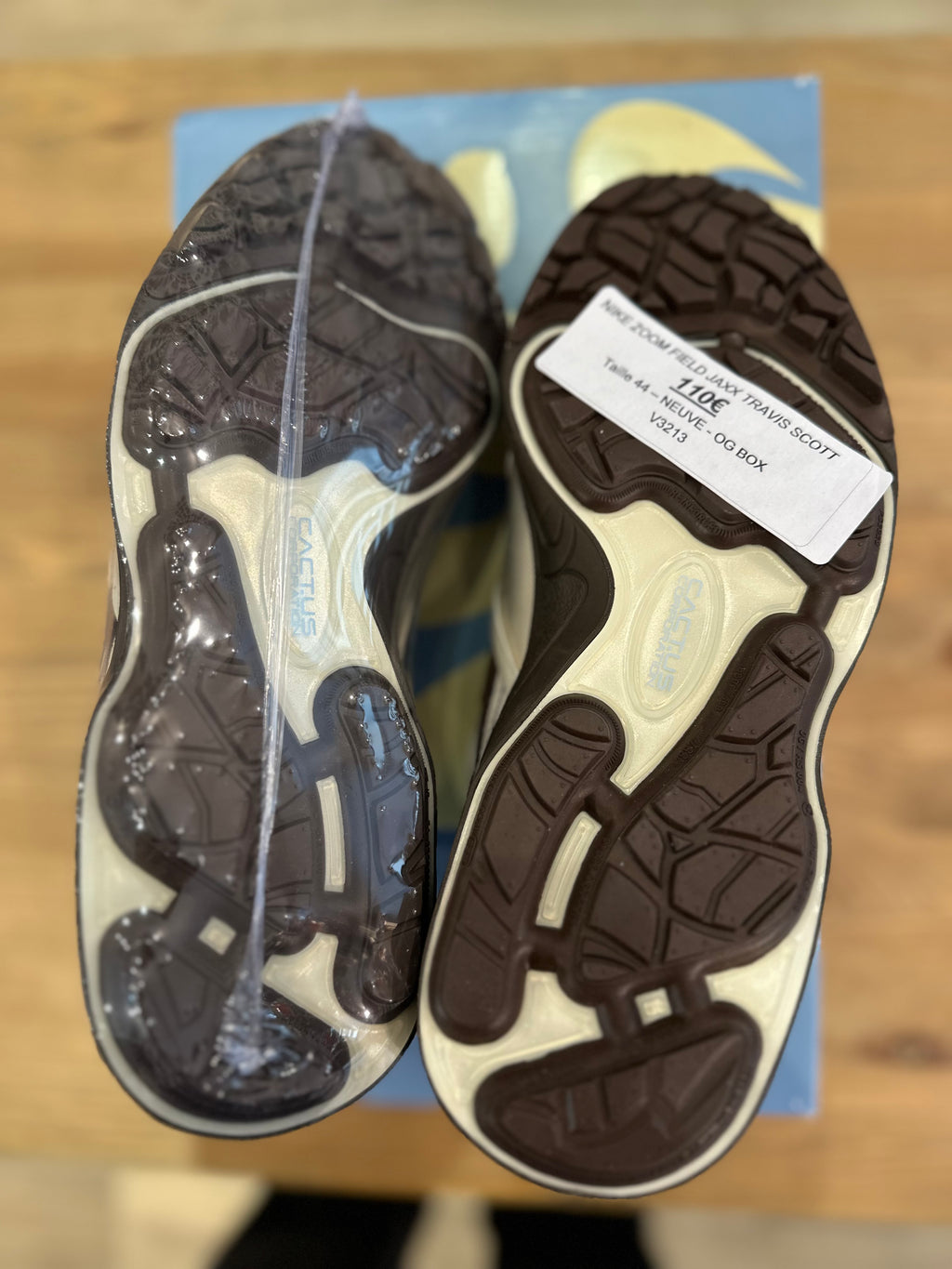 Nike zoom field jaxx Travis Scott ( taille 44 )