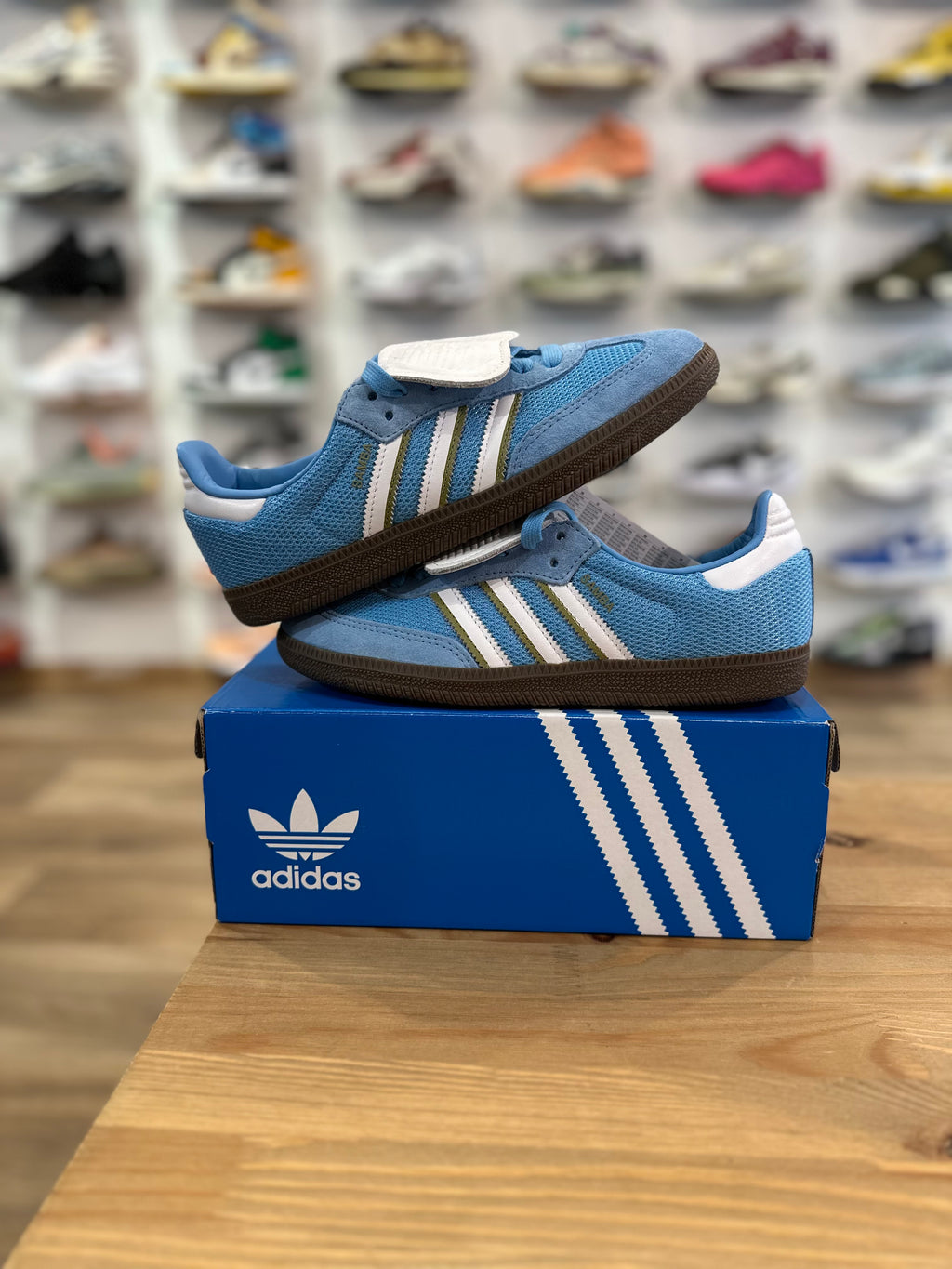 Adidas samba lt blue ( taille 38 2/3 )