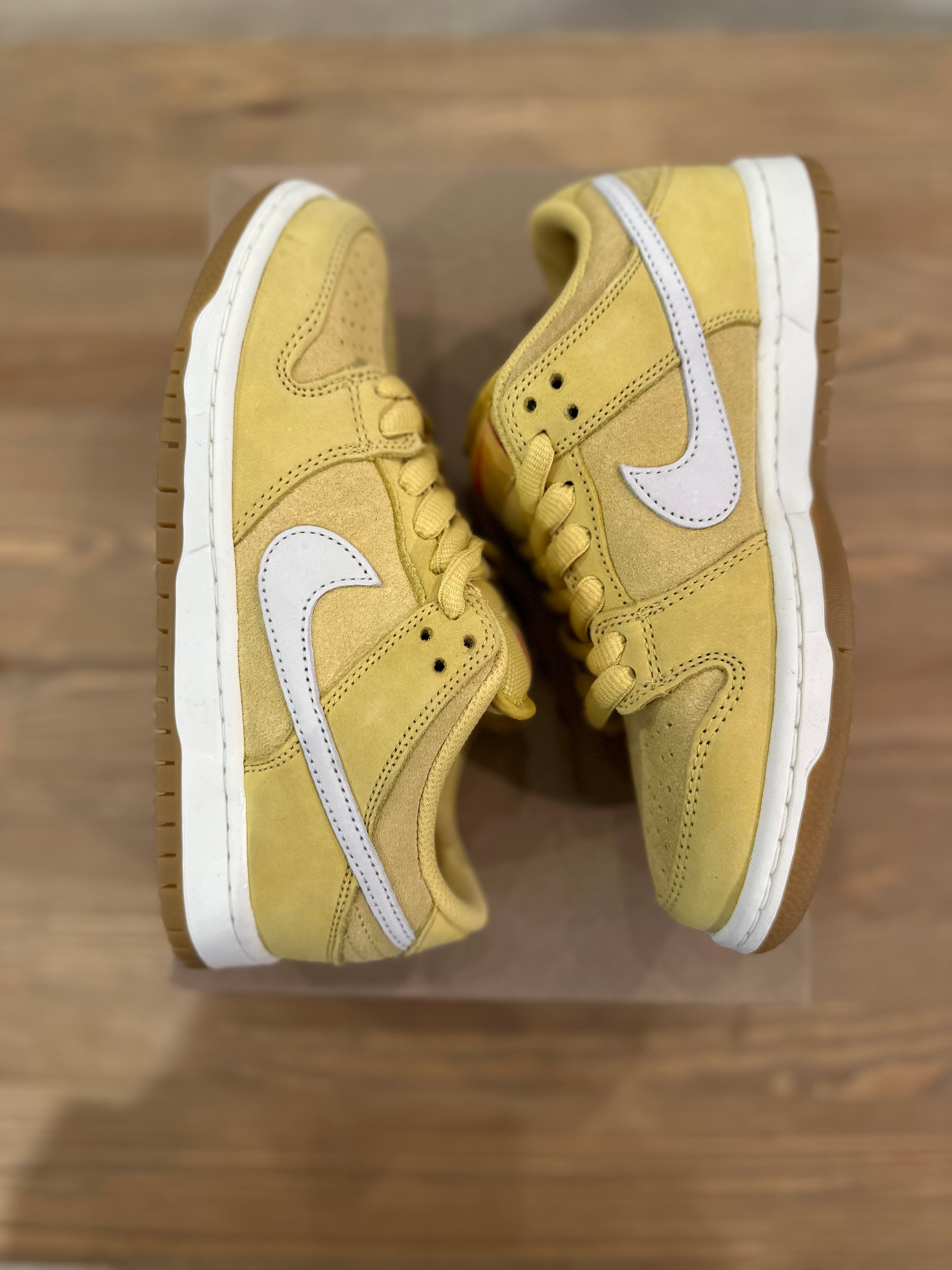 Nike sb dunk low saturn gold ( taille 37,5 )