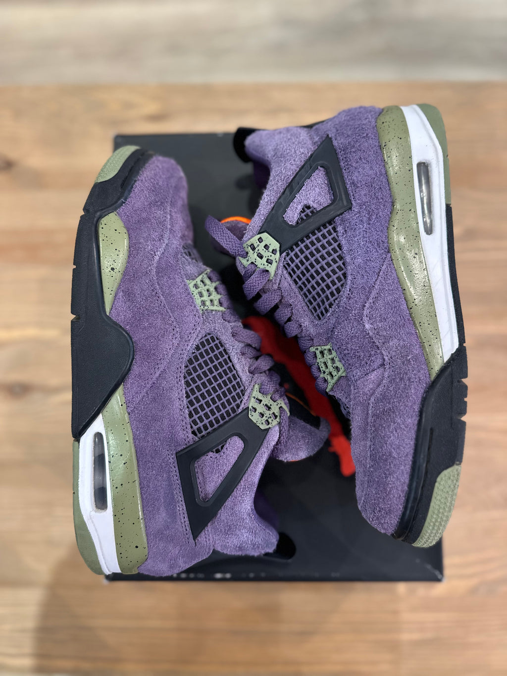 Nike Jordan 4 rétro canyon purple ( taille 41 )
