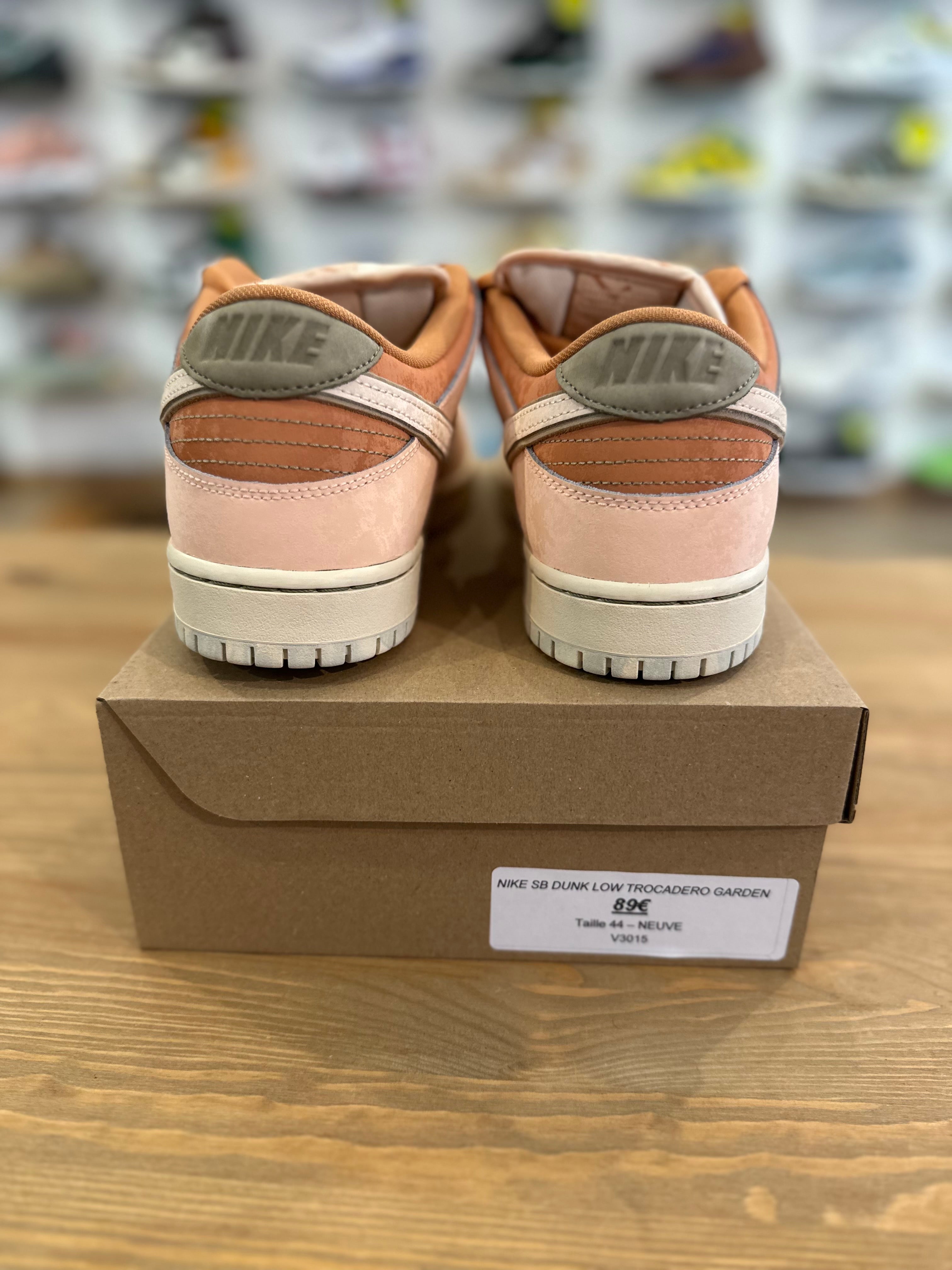 Nike sb dunk low Trocadéro gardens ( taille 44 )