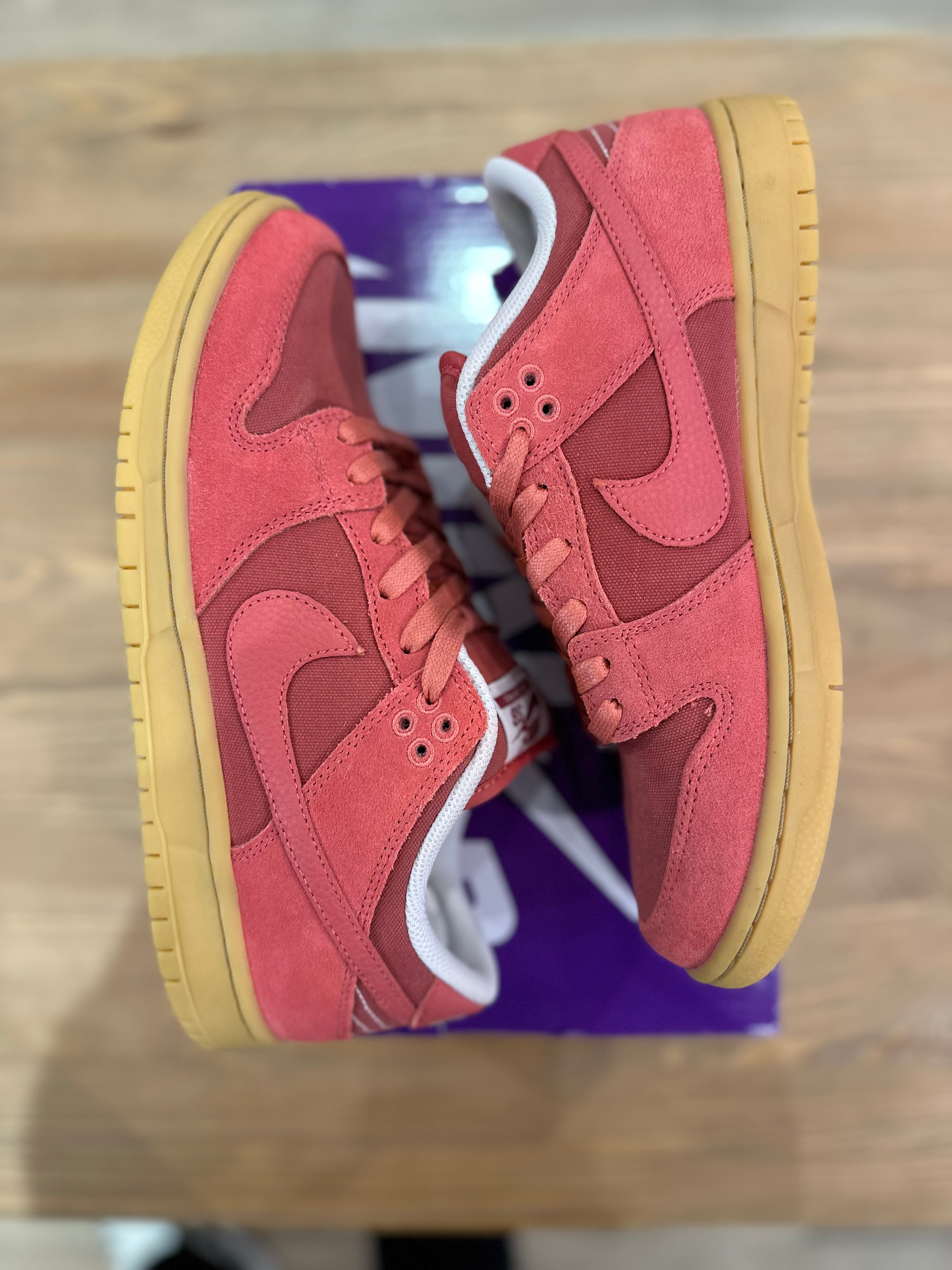 Nike sb dunk low adobe ( taille 41 )