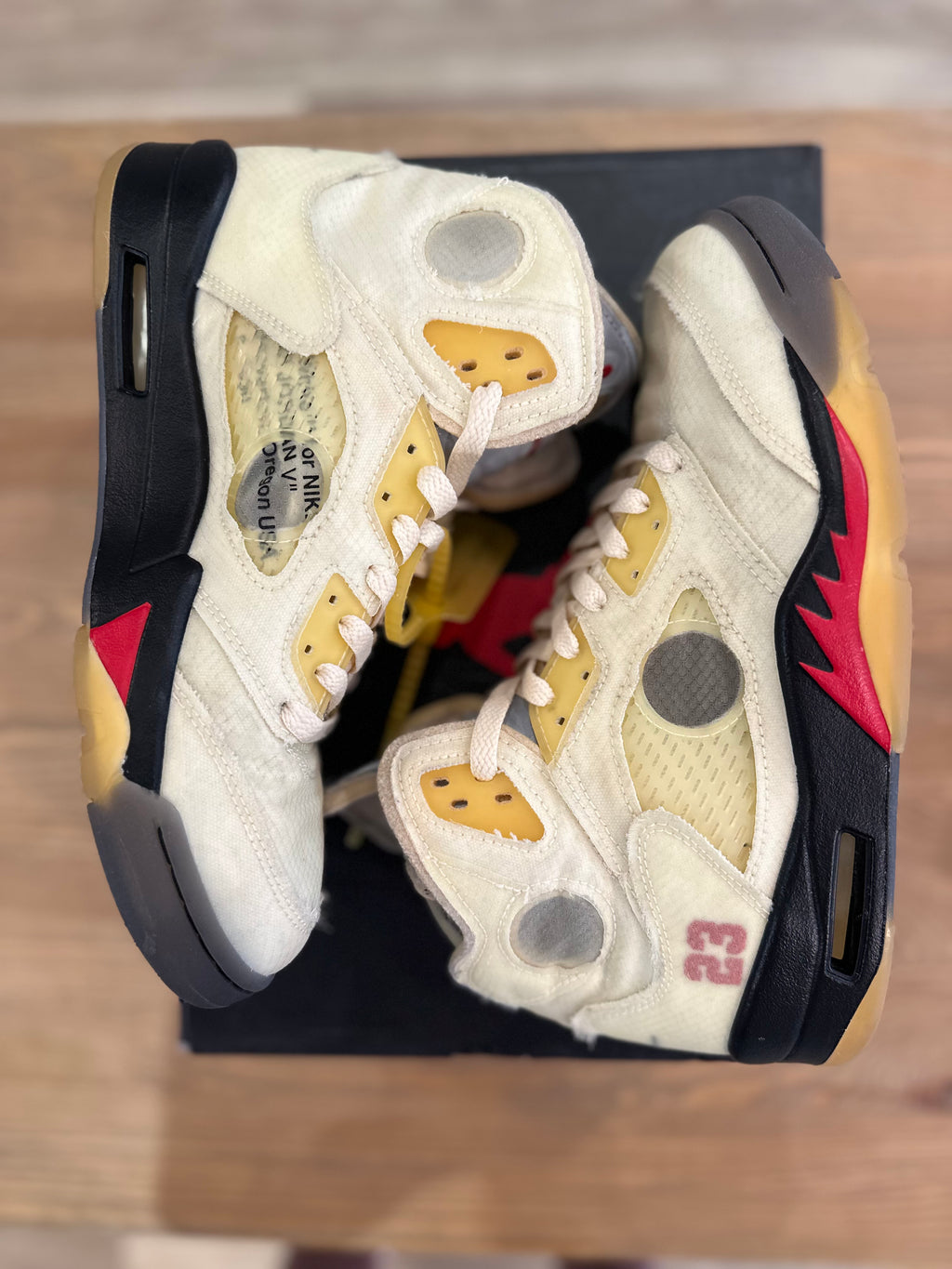 Nike Jordan 5 rétro off White sail ( taille 42 )