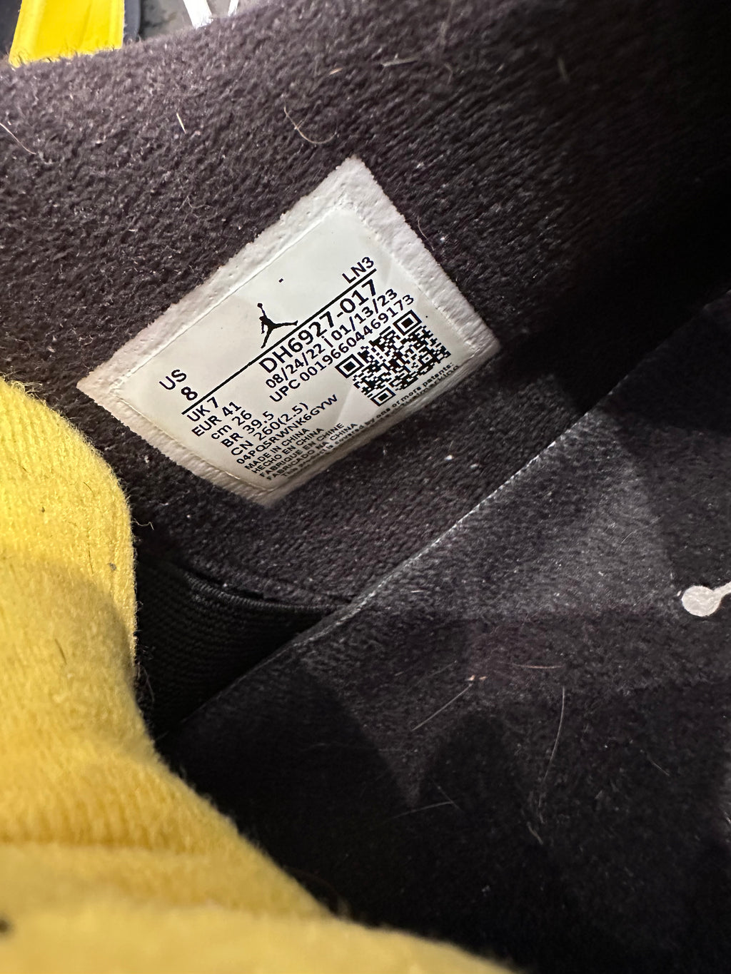Nike Jordan 4 rétro yellow thunder ( taille 41 )