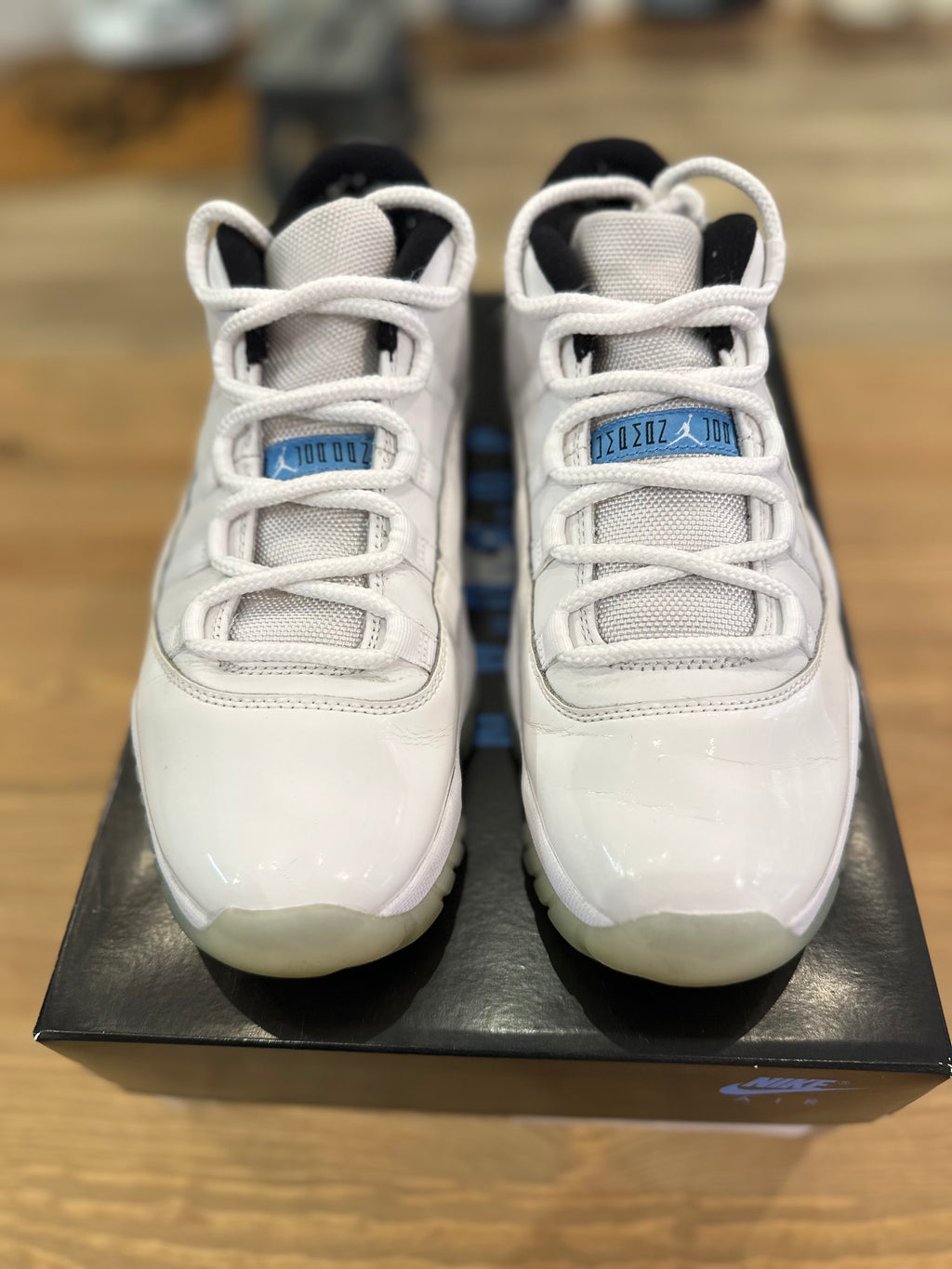 Nike Jordan 11 low legend blue ( taille 42 )