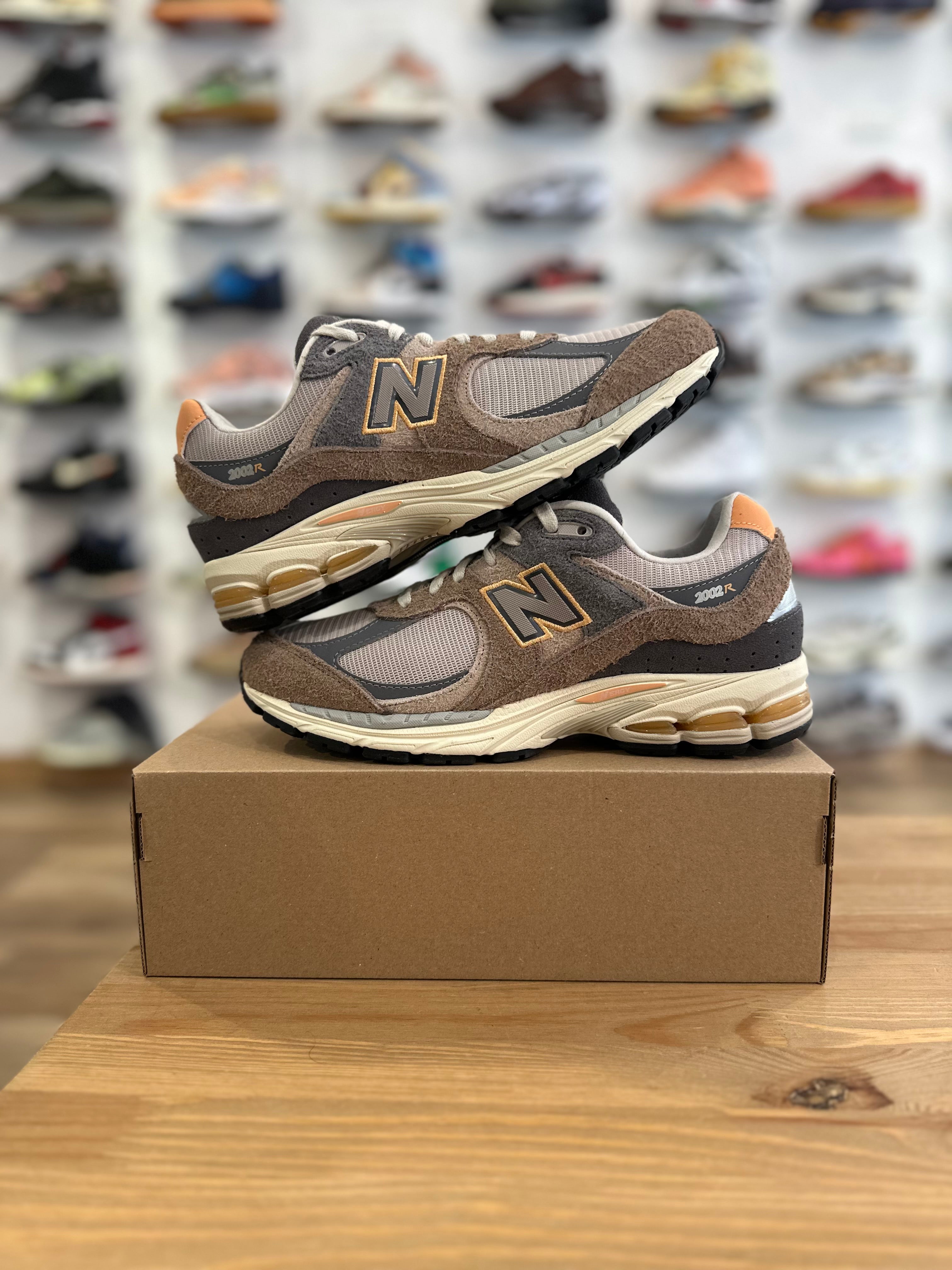 New balance 2002R mushroom hazy ( taille 41,5 )