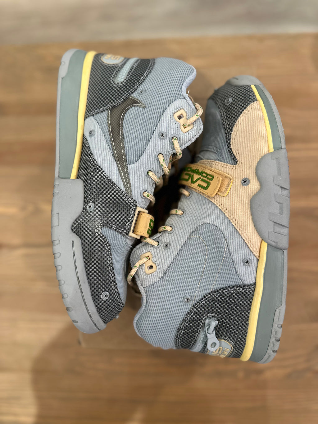 Nike air trainer Travis Scott ( taille 42 )