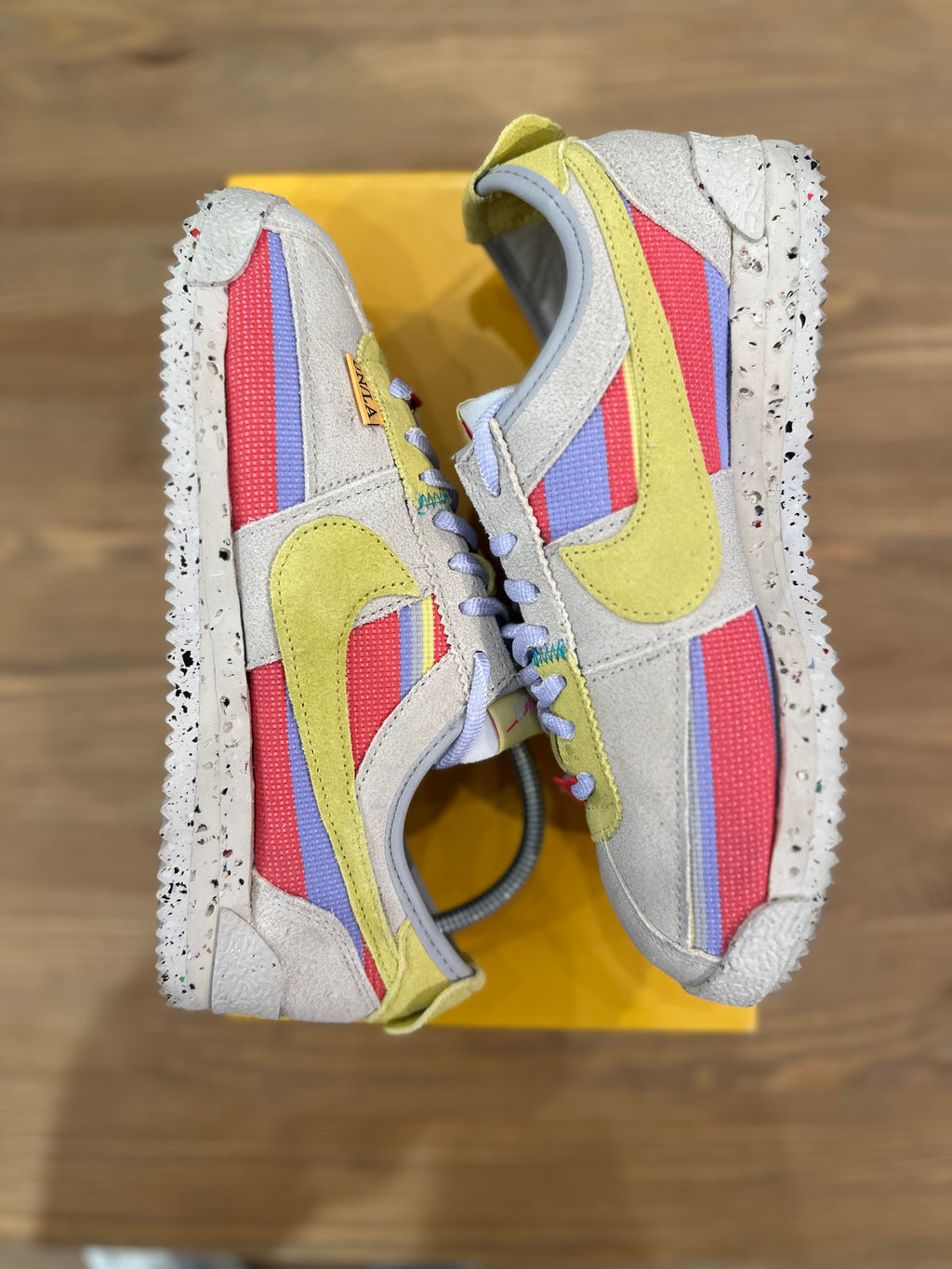 Nike Cortez union lemon frost ( taille 37,5 )