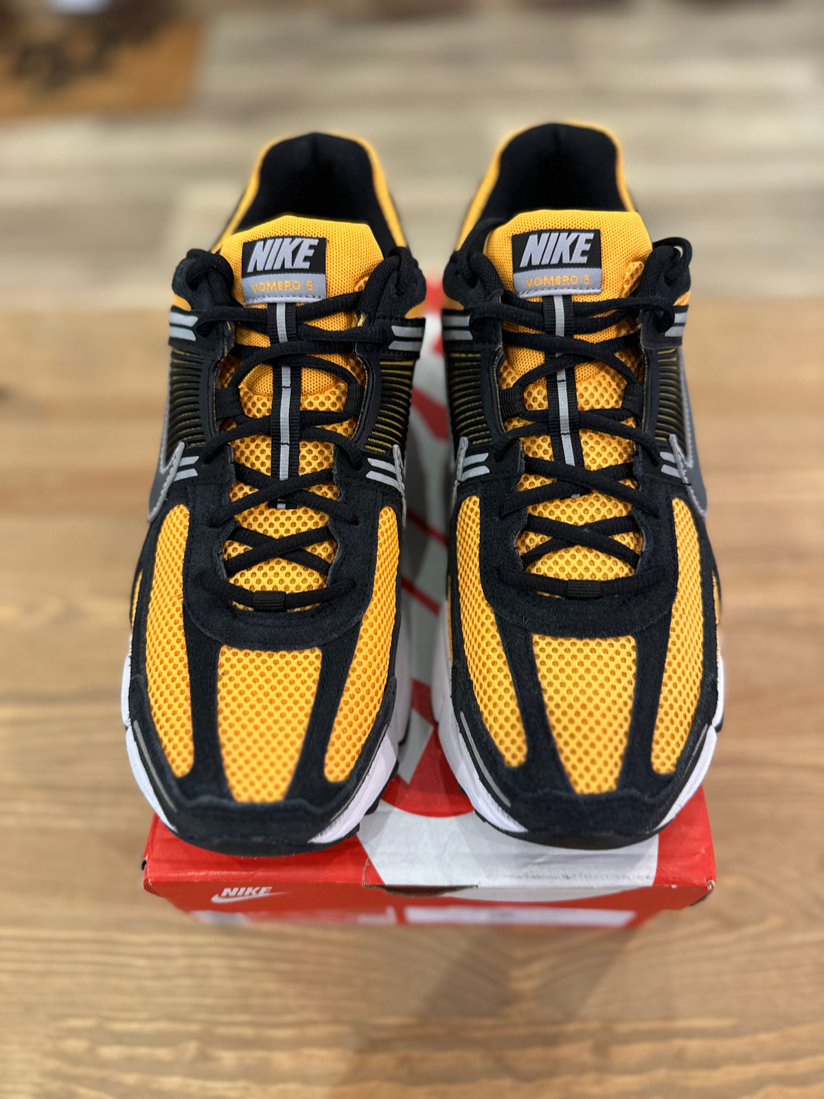 Nike zoom vomero 5 sundial ( taille 45 )
