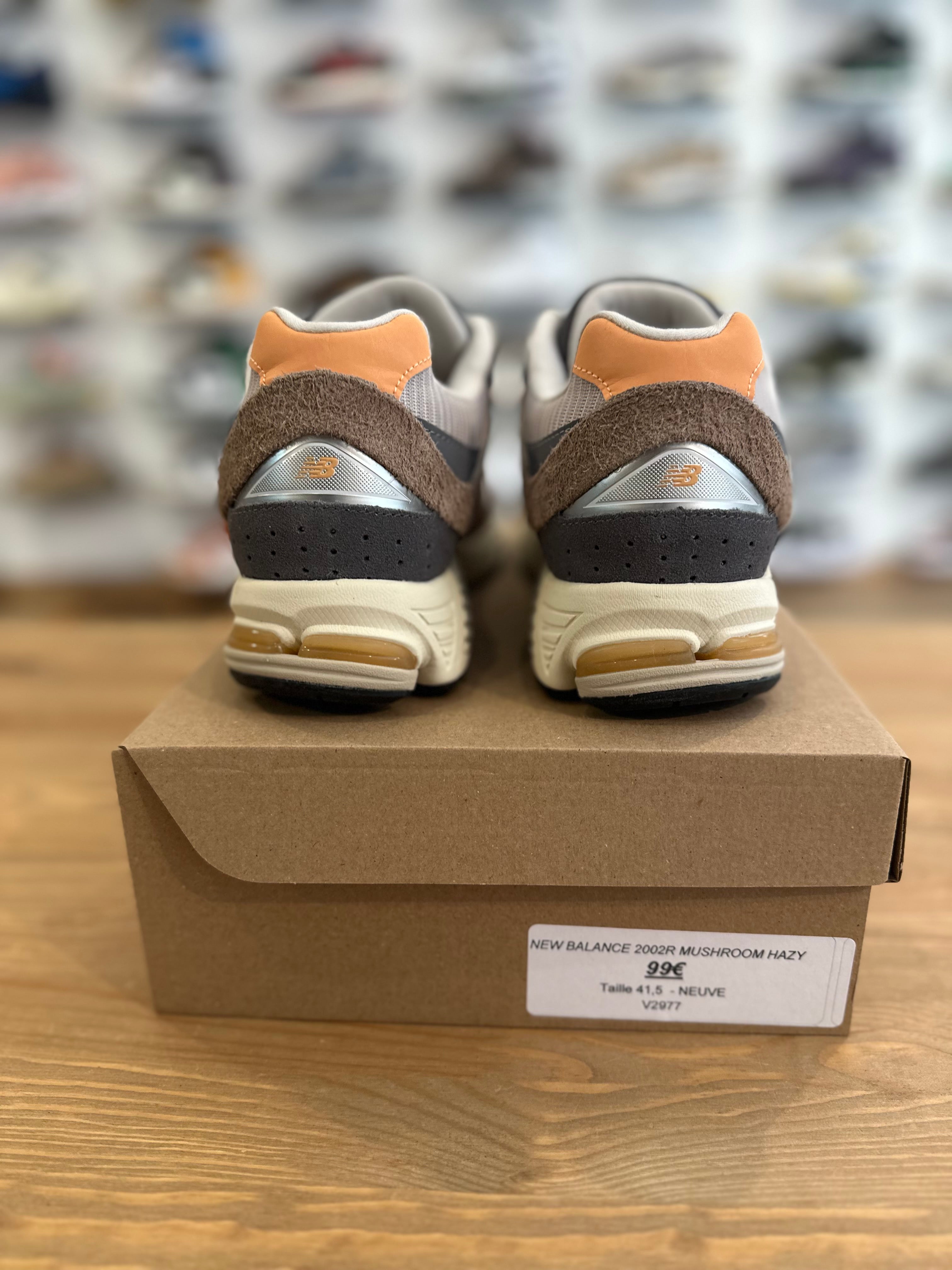 New balance 2002R mushroom hazy ( taille 41,5 )