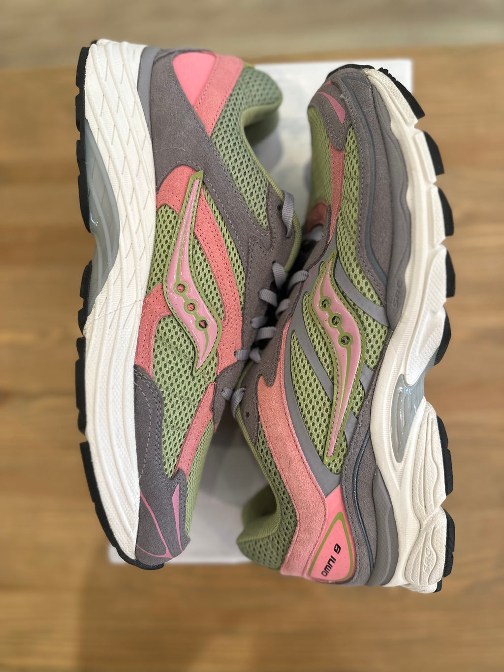 Saucony progrid omni 9 grey Green ( taille 45 )