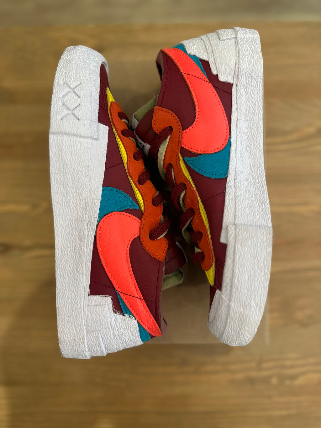 Nike blazer low sacai kaws team red ( taille 42,5 )