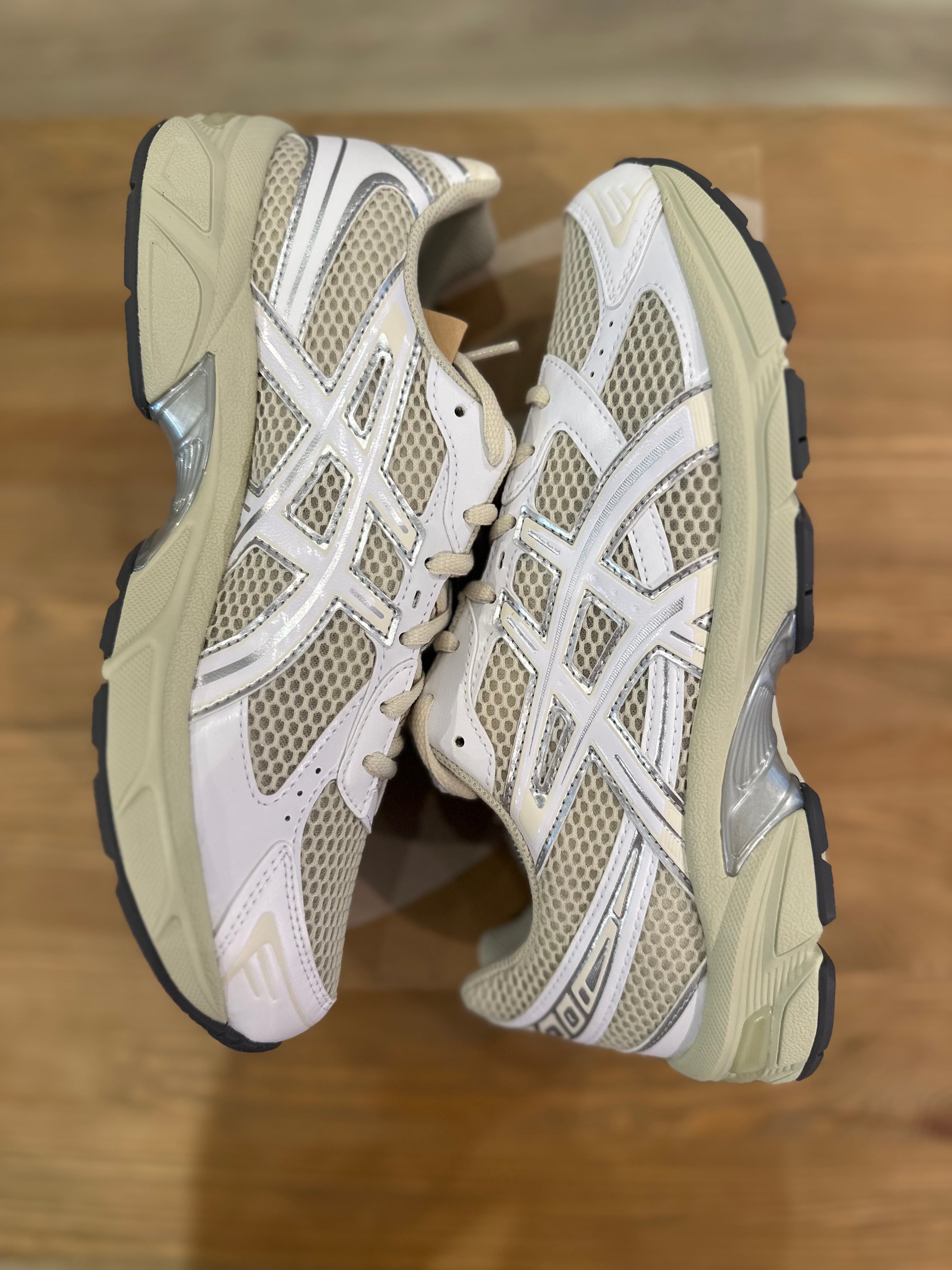 Asics gel 1130 oyster white ( taille 42,5 )