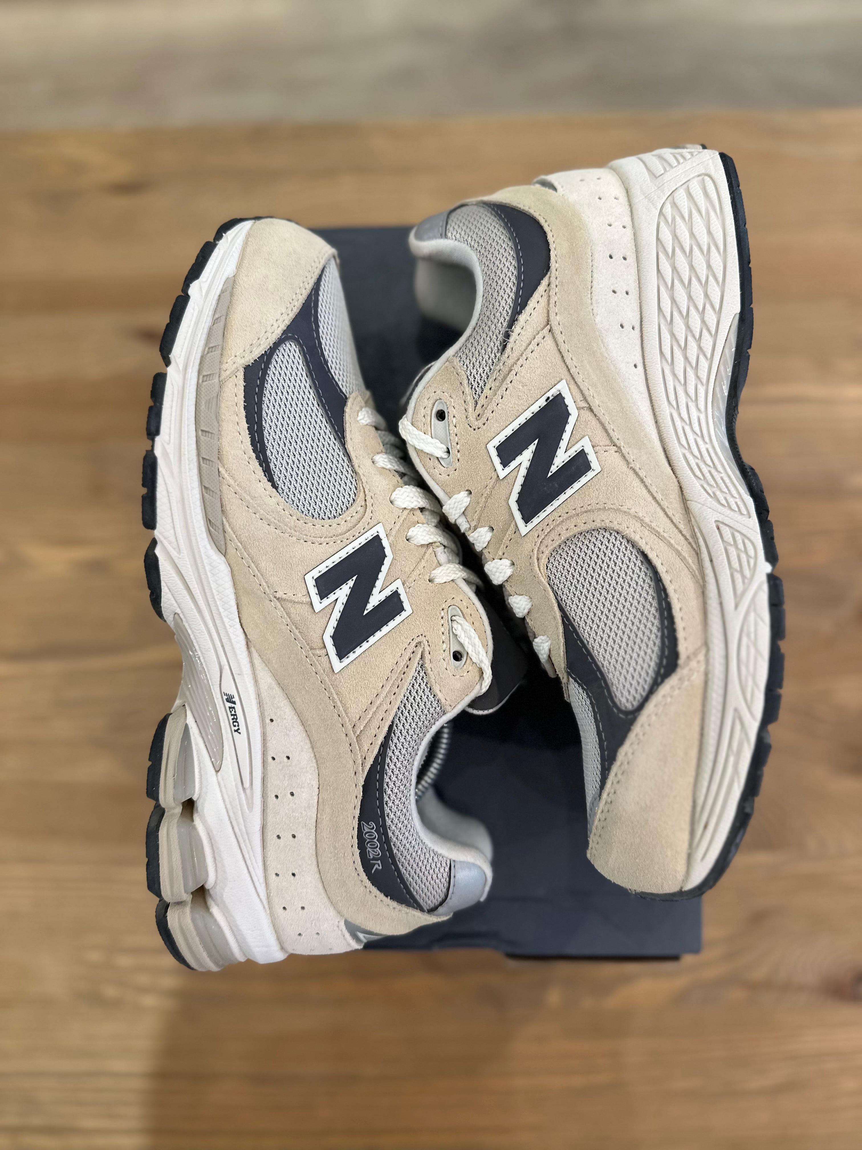 New balance 2002r sandstone ( taille 40,5 )