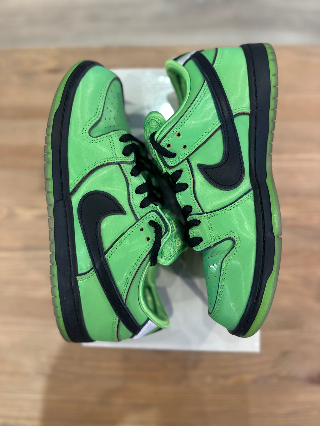 Nike sb dunk low powerpuff buttercup ( taille 42 )