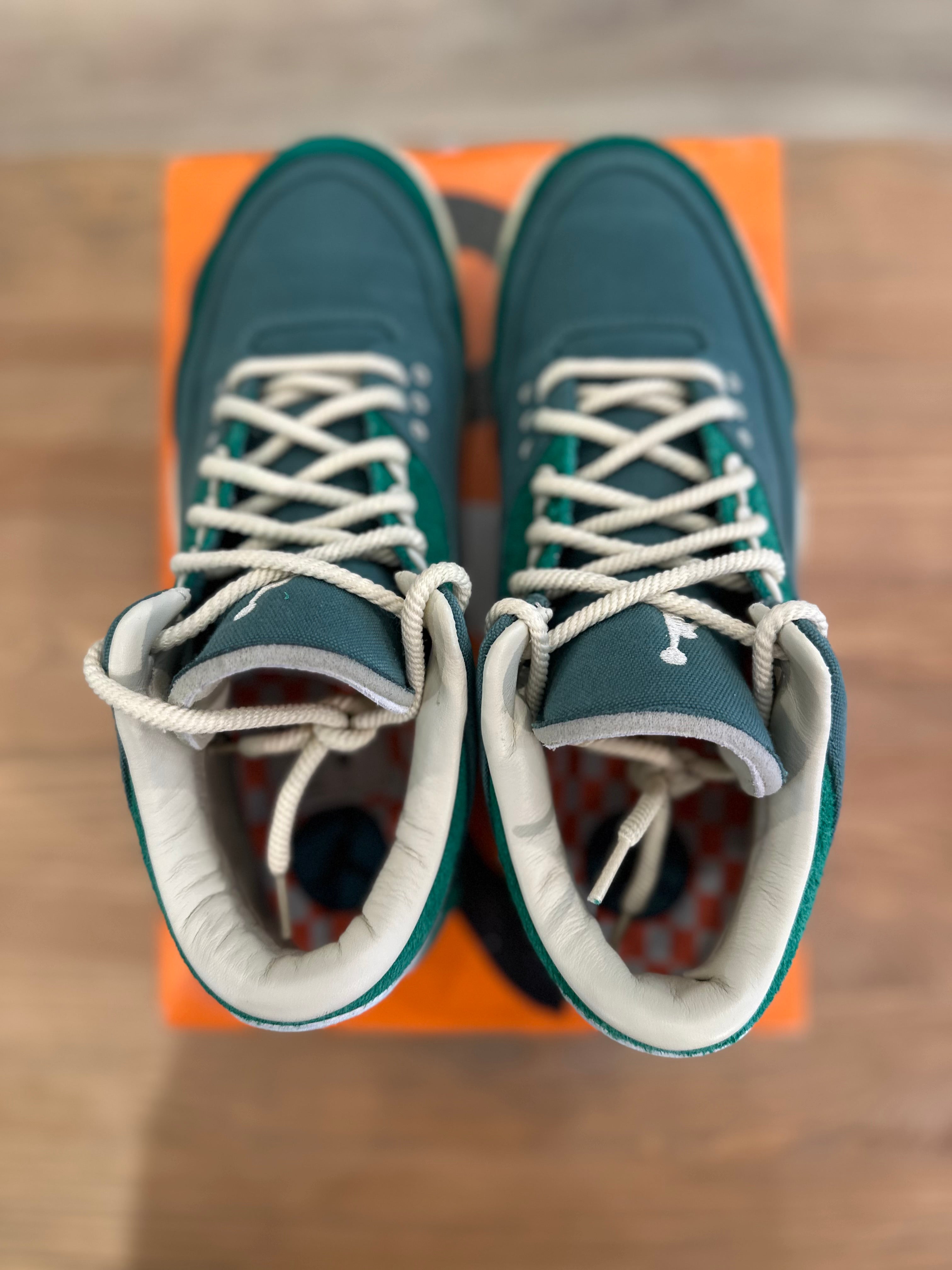 Nike Jordan 3 rétro Nina Chanel ( taille 44 )