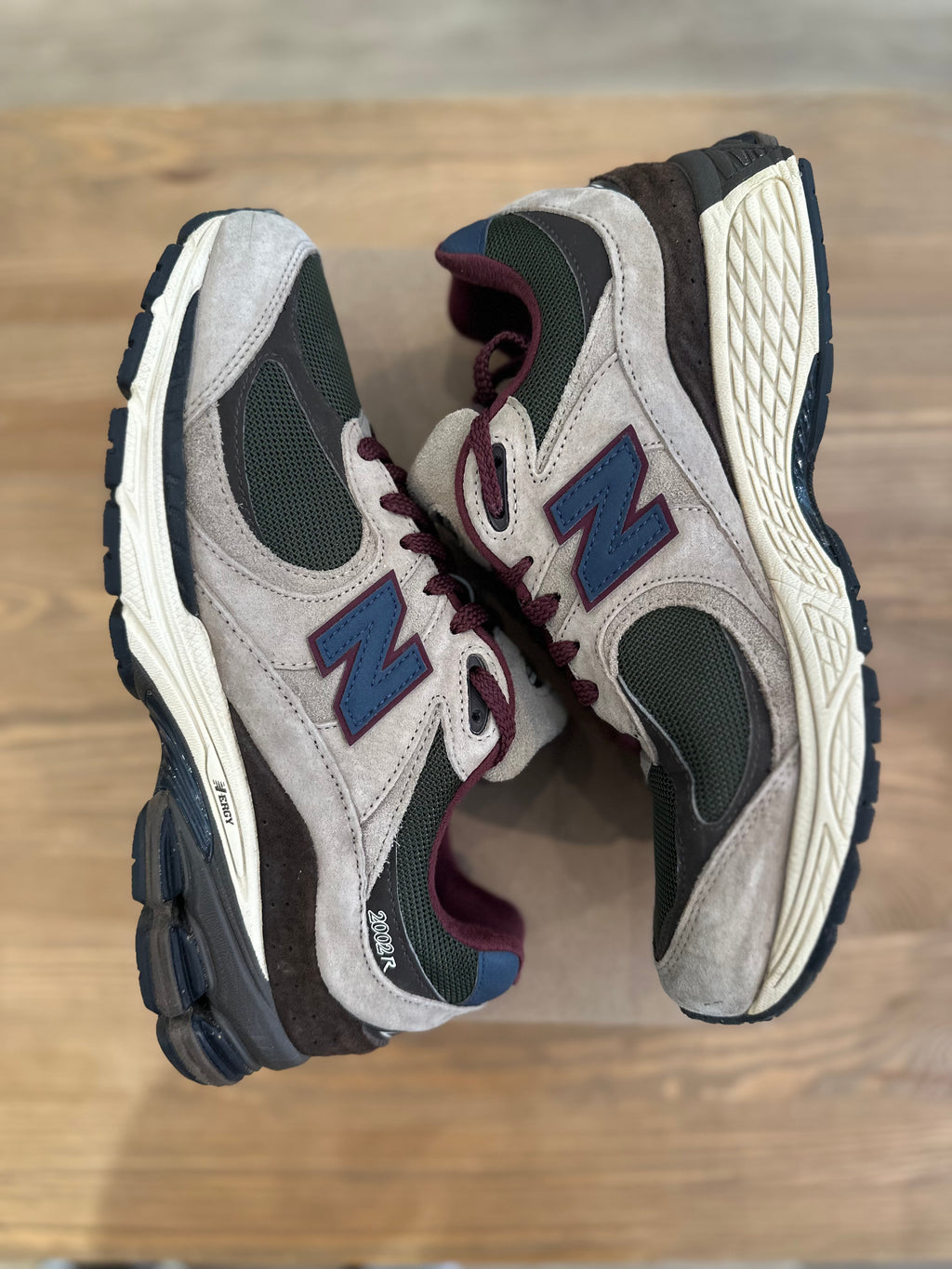 New balance 2002r Green ( taille 43 )